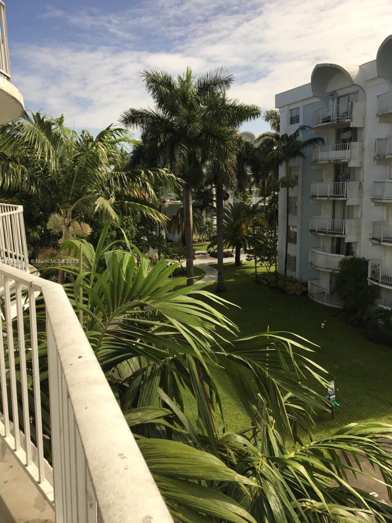 Montecarlo Condo