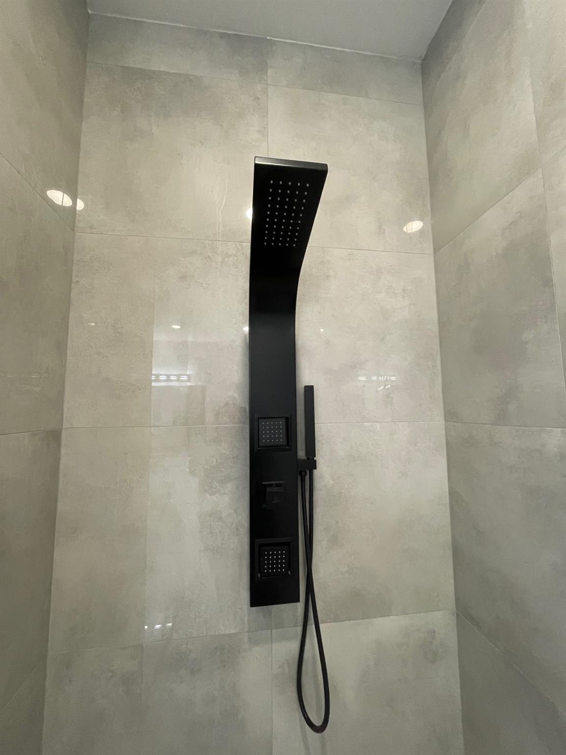 RAINHEAD & BODY JET SHOWER SYSTEM