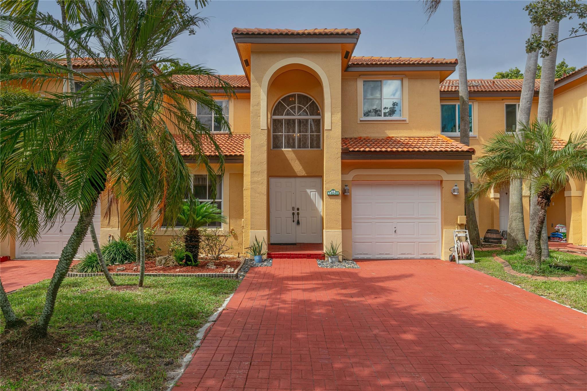 14045 FOREST OAK CIR Davie FL 33325 | F10397446
