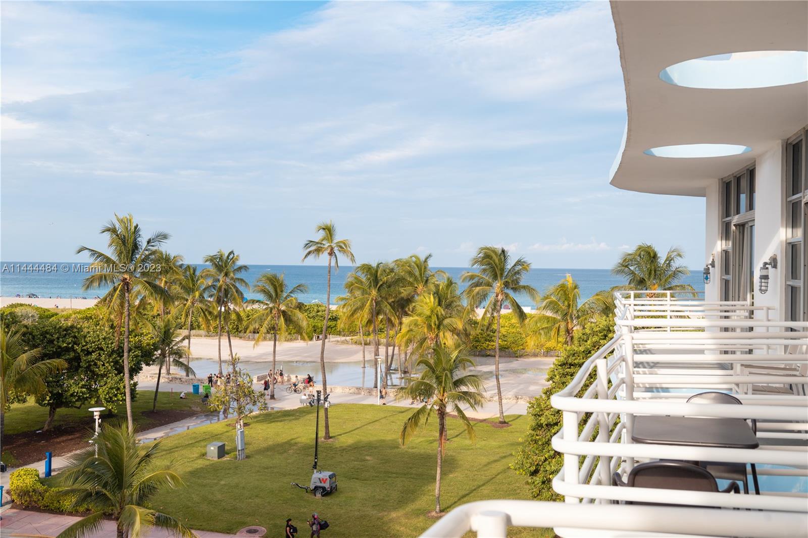 The Strand On Ocean Drive