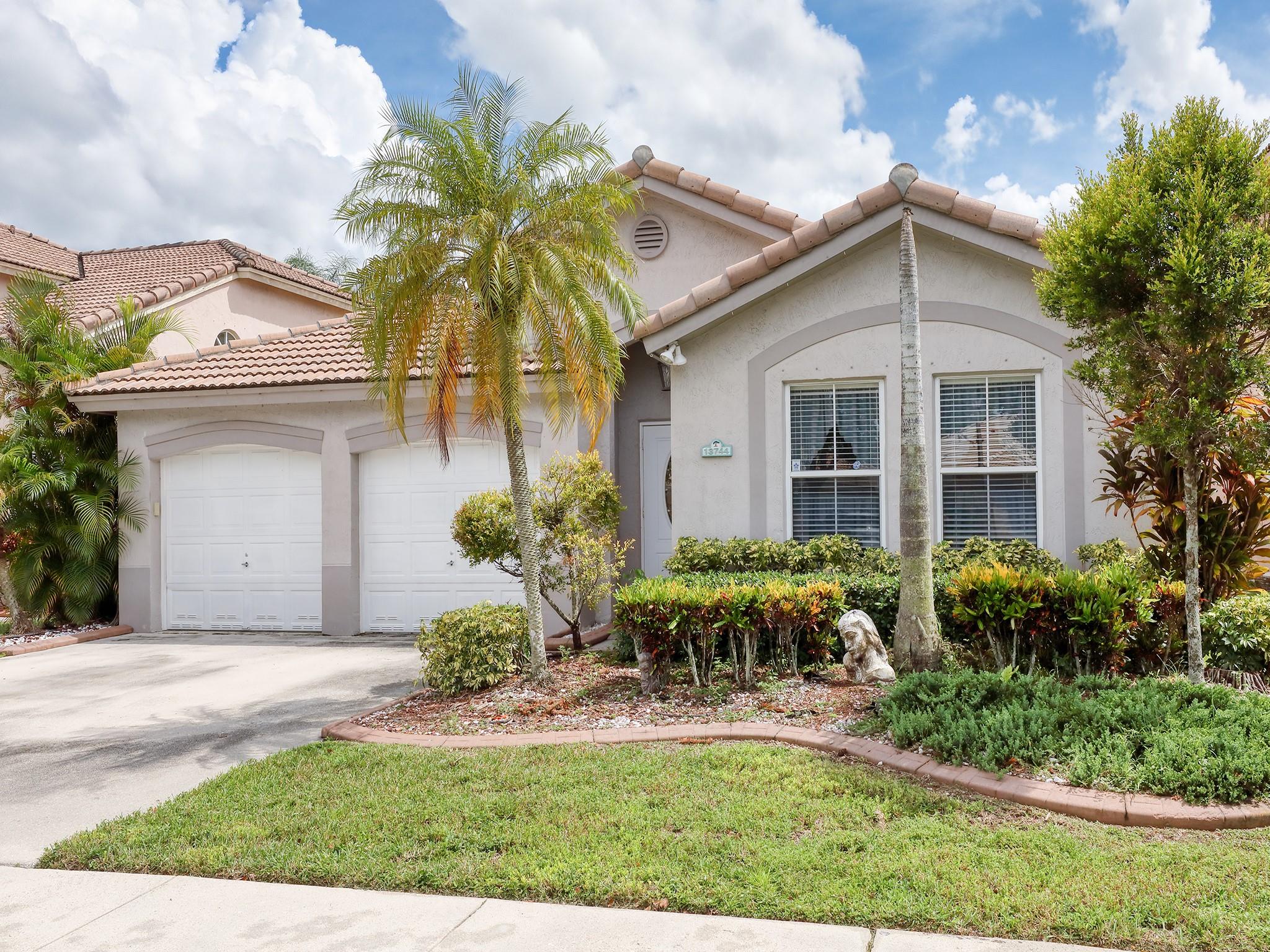 13744 S Garden Cove Cir Davie FL 33325 | F10398644