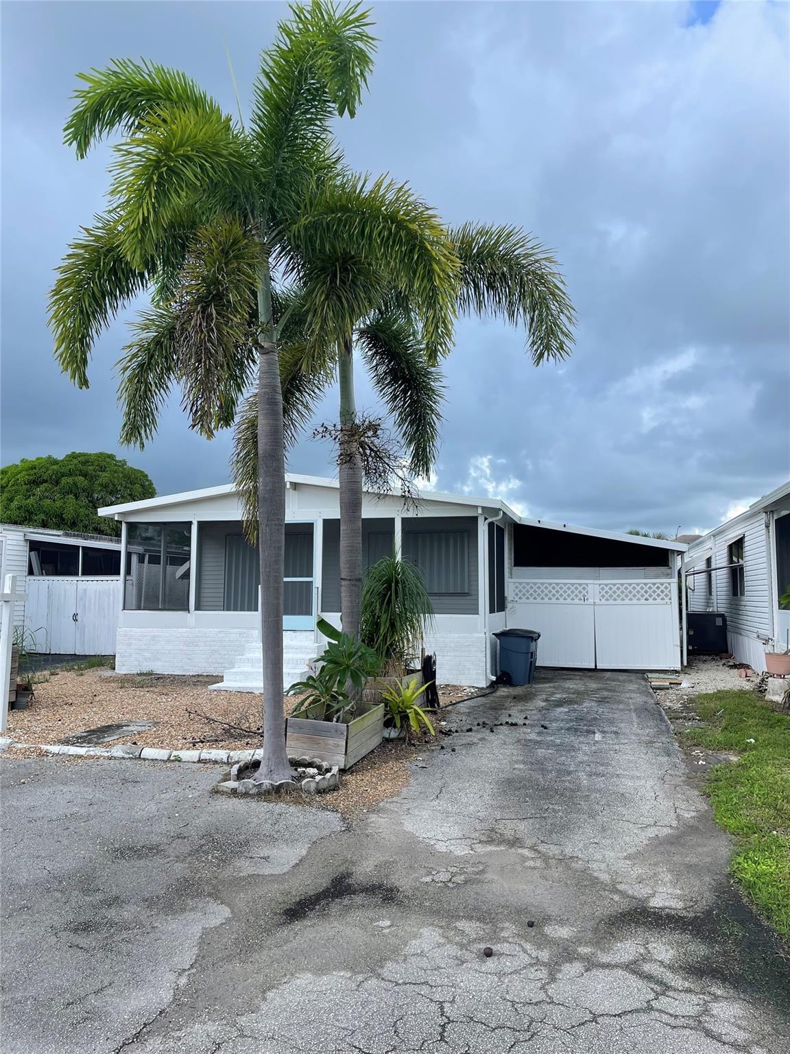 Homes for sale in Fort Lauderdale, FL | 5627 Lagoon Dr, Fort Lauderdale, FL 33312 | MLS# F10398948