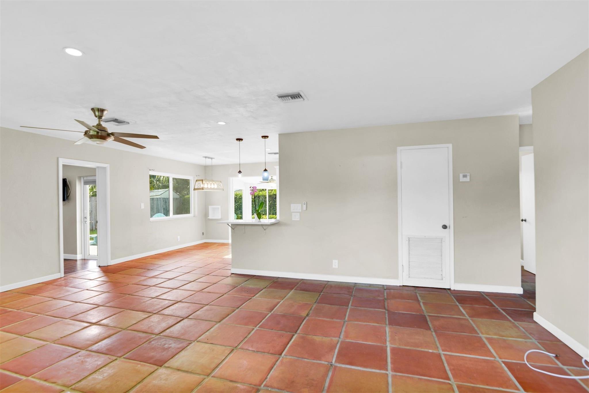 Living room unfurnished