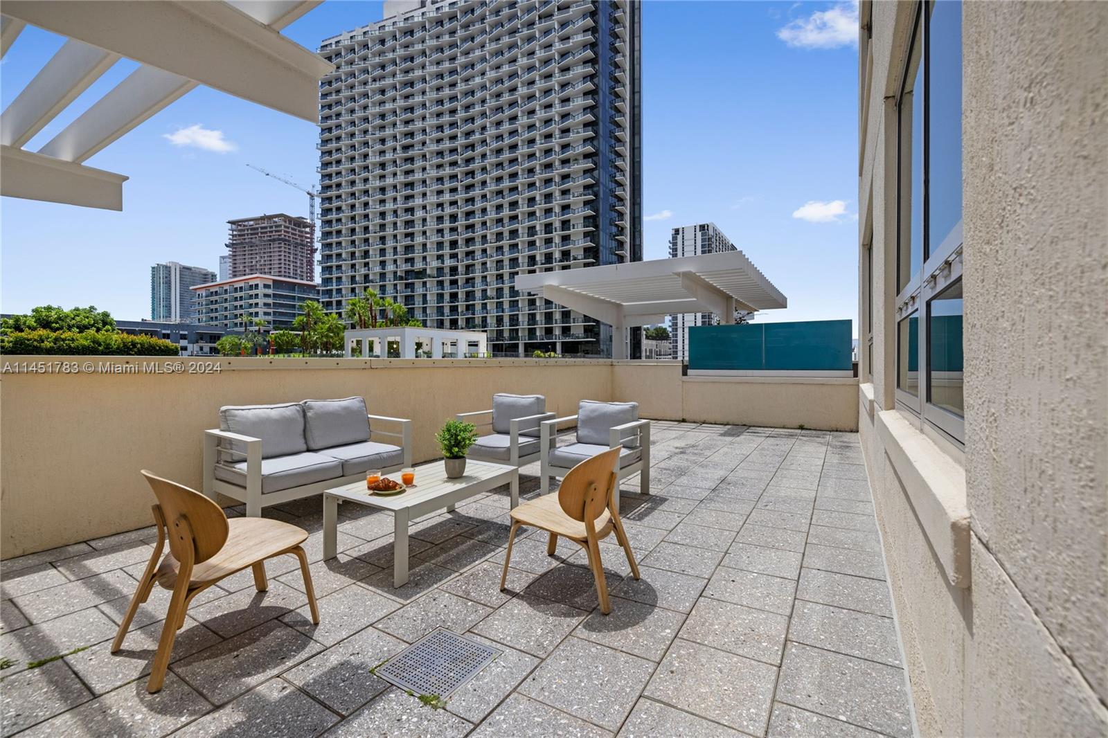 Condo for Sale in Miami, FL