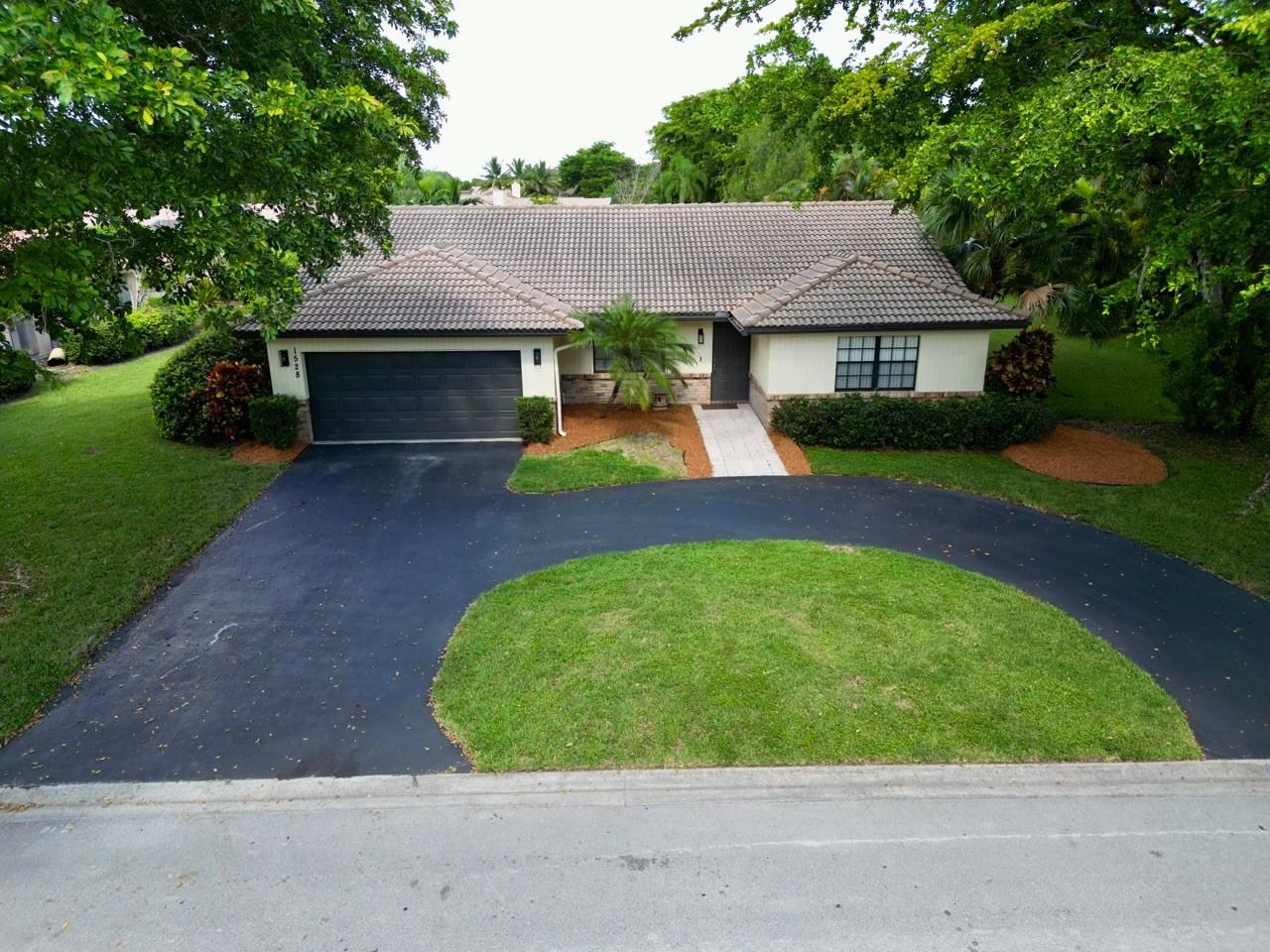 1528 Nw 107th Dr Coral Springs FL 33071 | F10400192