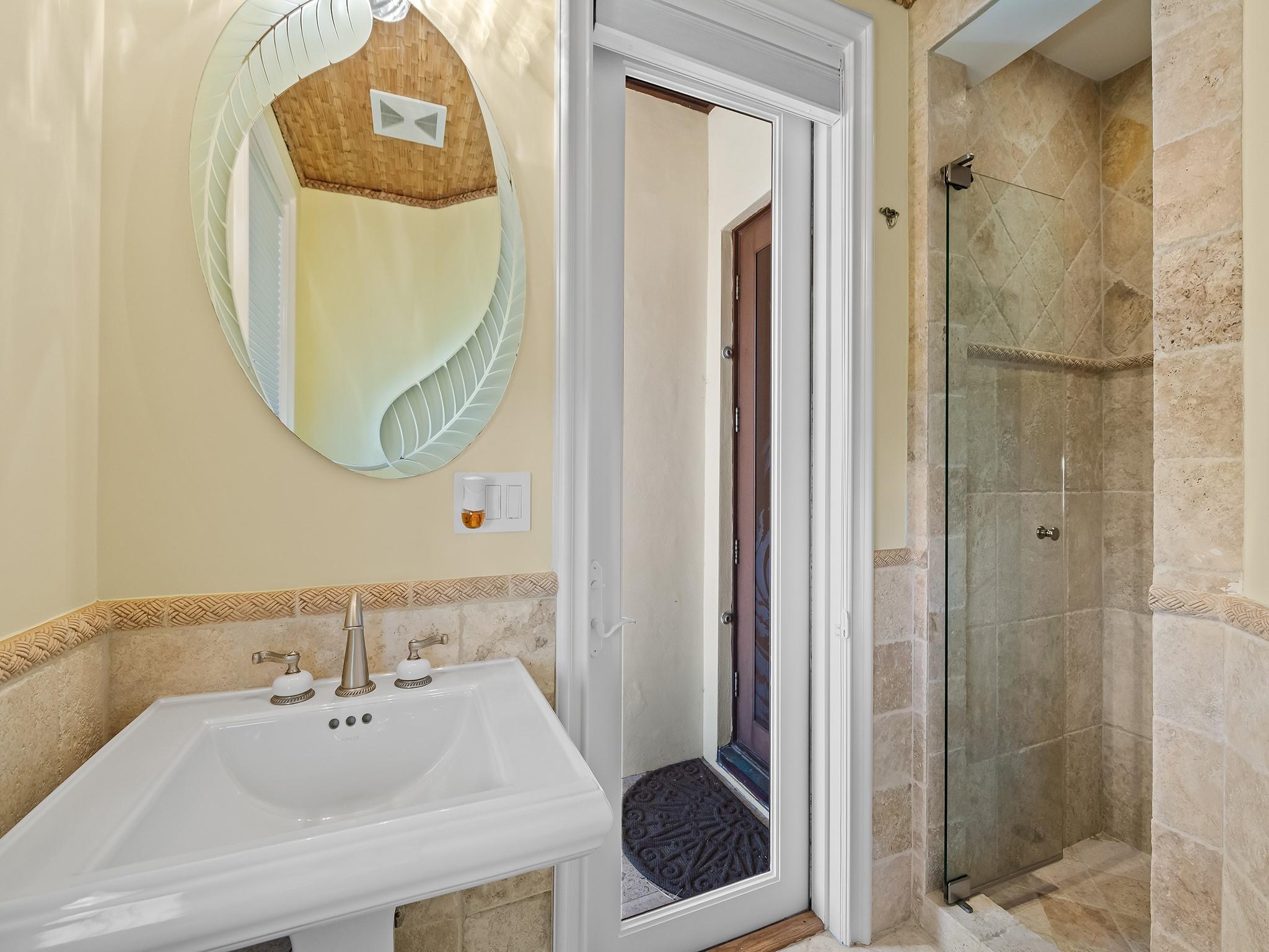 First floor bedroom #1 full bathroom