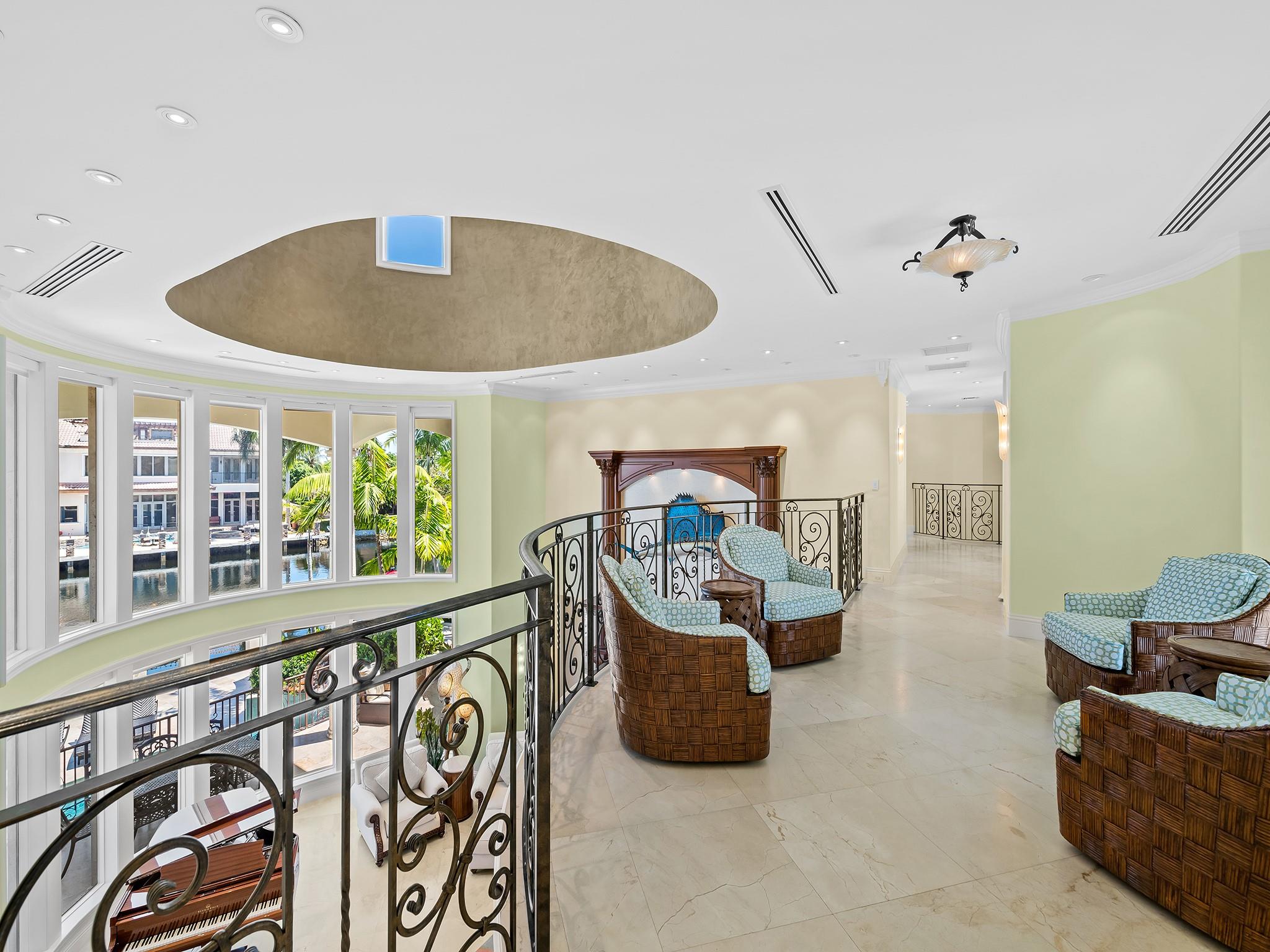 2nd floor living room (can be another bedroom)