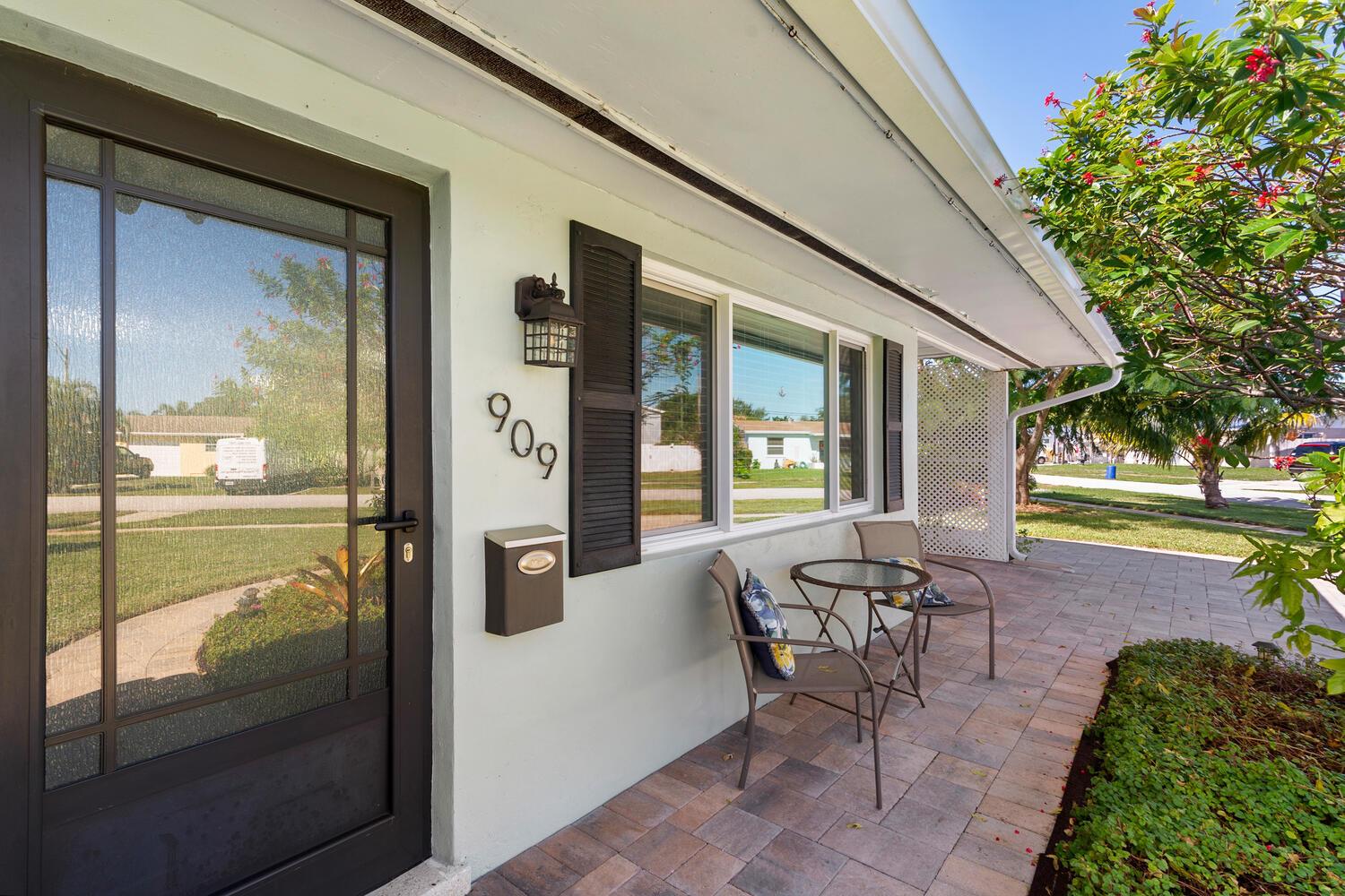 909 Ironwood Road North Palm Beach FL 33408 | R10920874