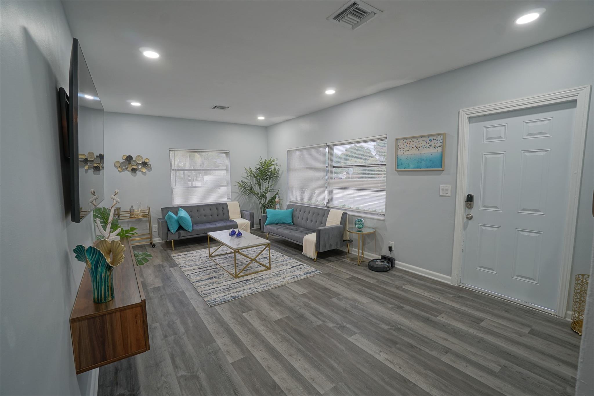 1102 Sunset Rd West Palm Beach FL 33401 | F10401944