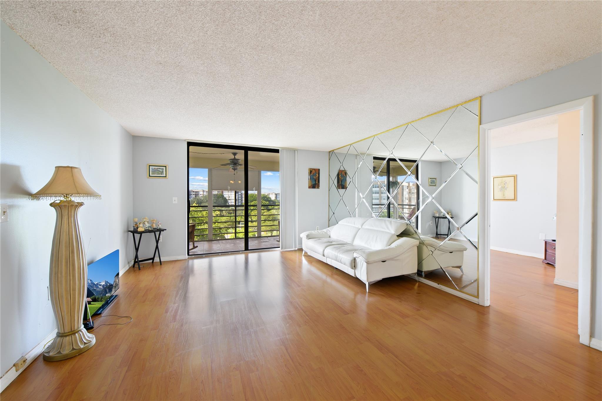 Homes for sale in Pembroke Pines, FL | 1400 Saint Charles Pl #615, Pembroke Pines, FL 33026 | MLS# F10402172