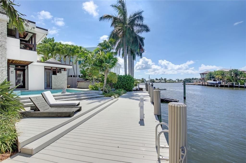 150' wide canal! Great for a catamaran!