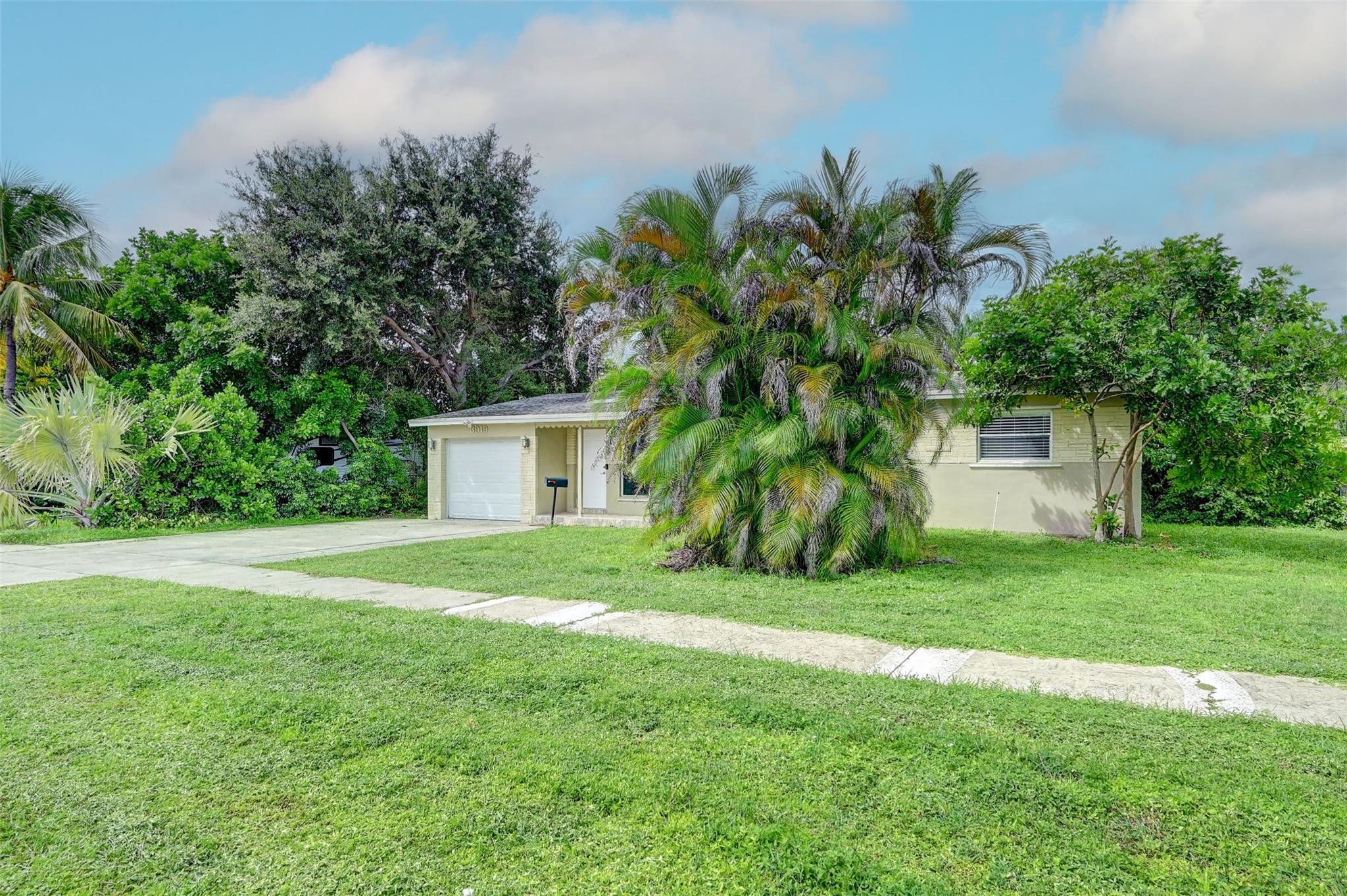 3919 Grant St Hollywood FL 33021 | F10401981