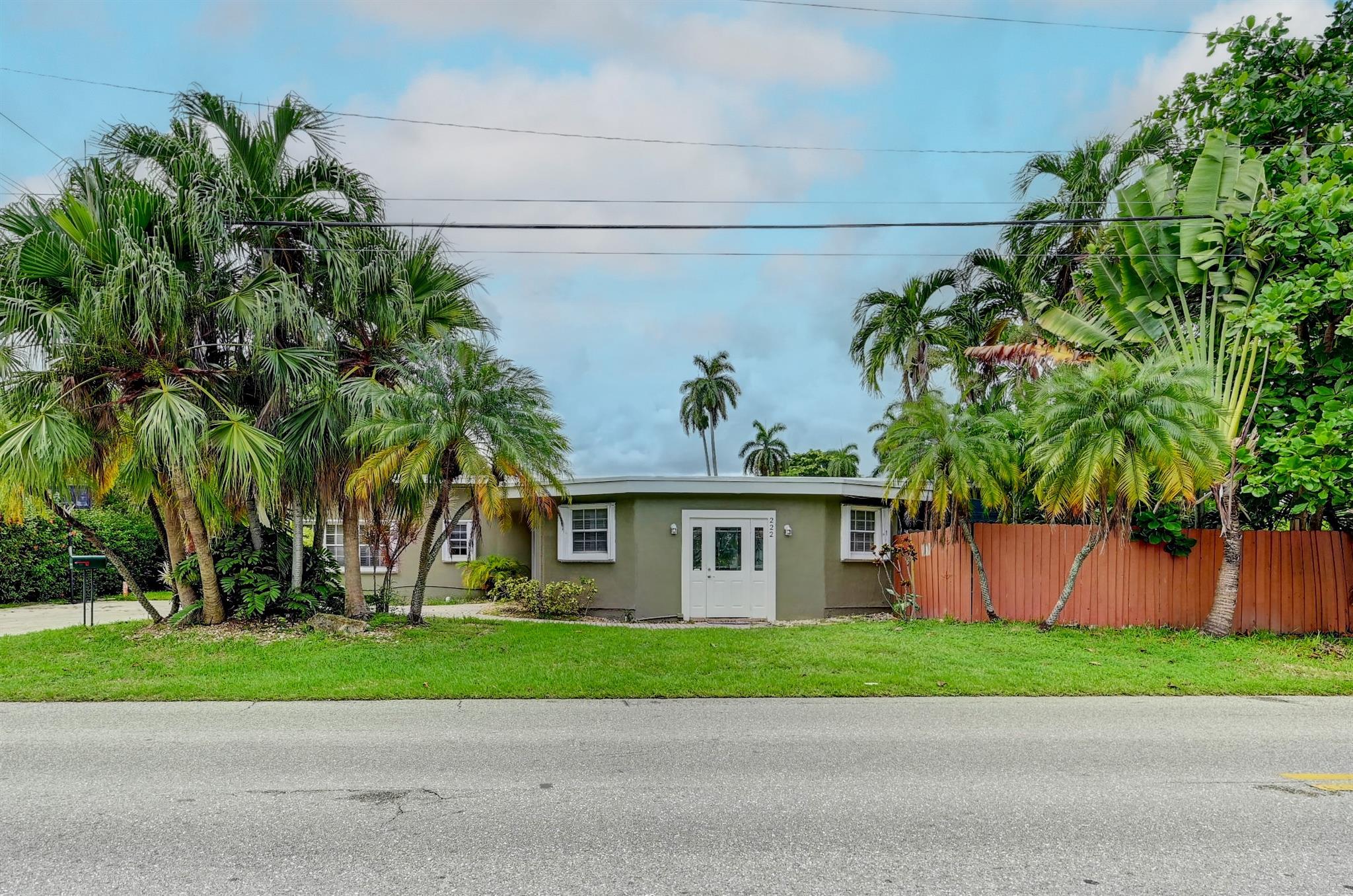 222 13th Ave Hollywood FL 33019 | F10401928