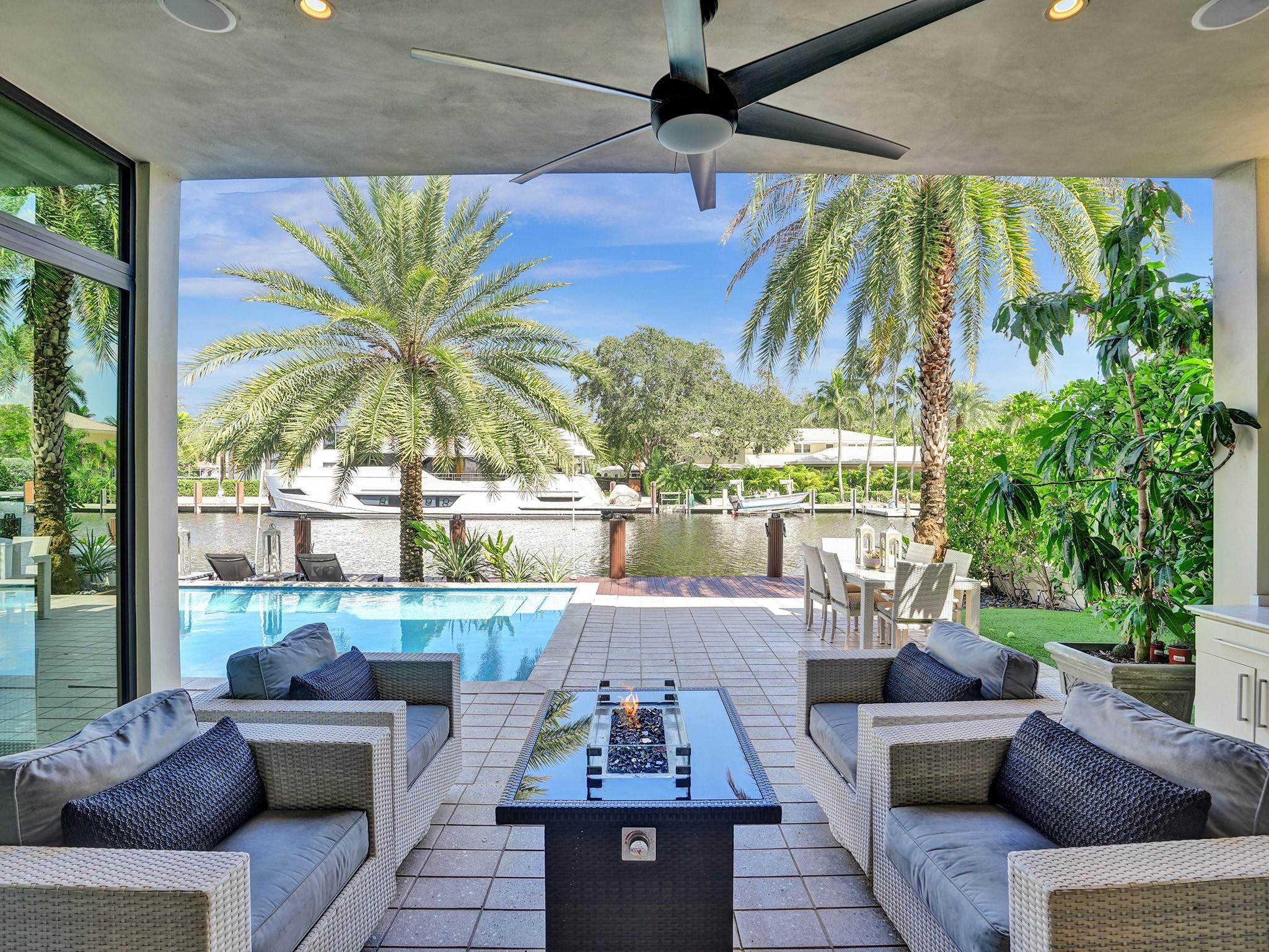 Comfortable outdoor seating area!