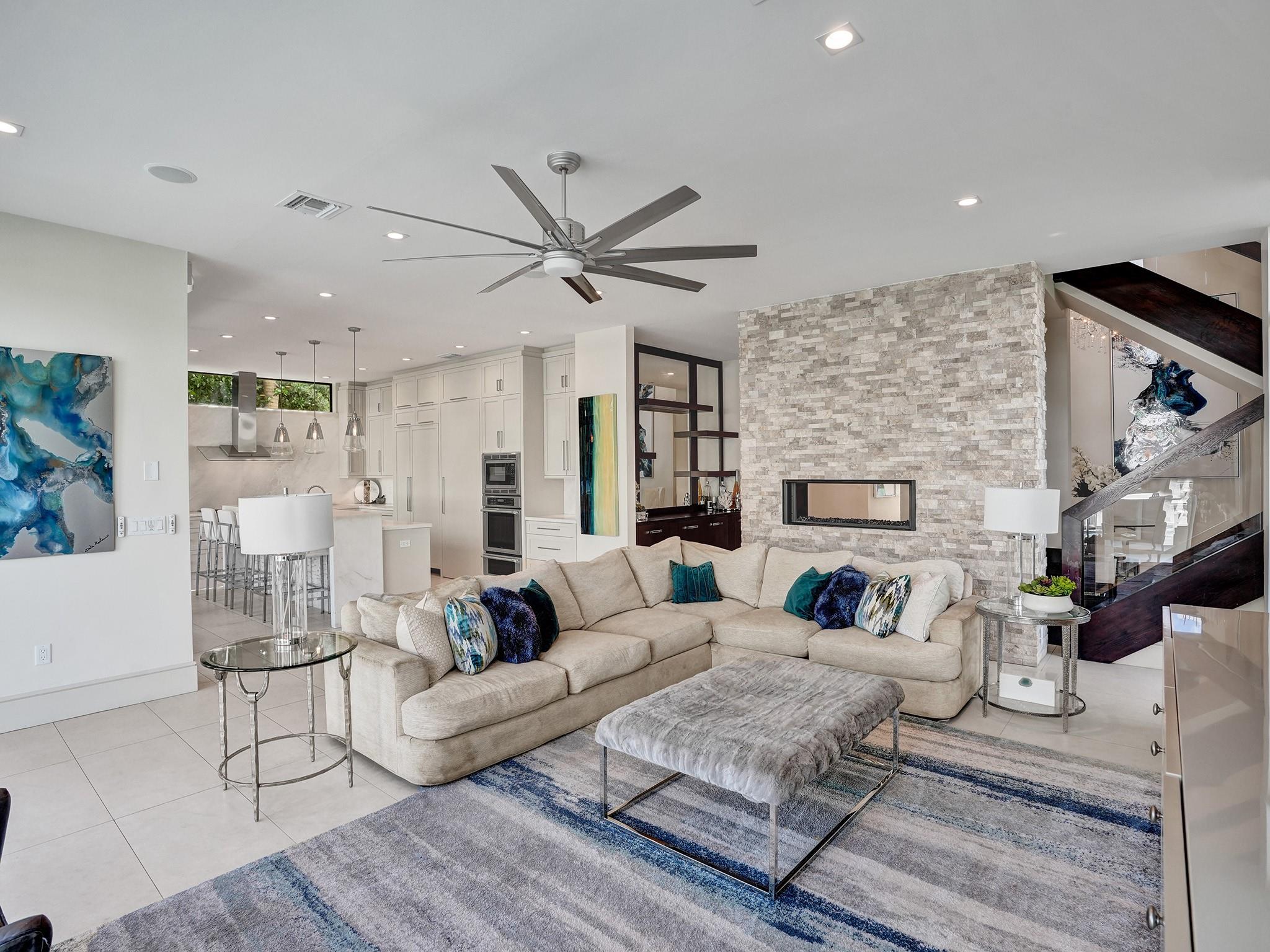 Reverse View of Living Space Area!