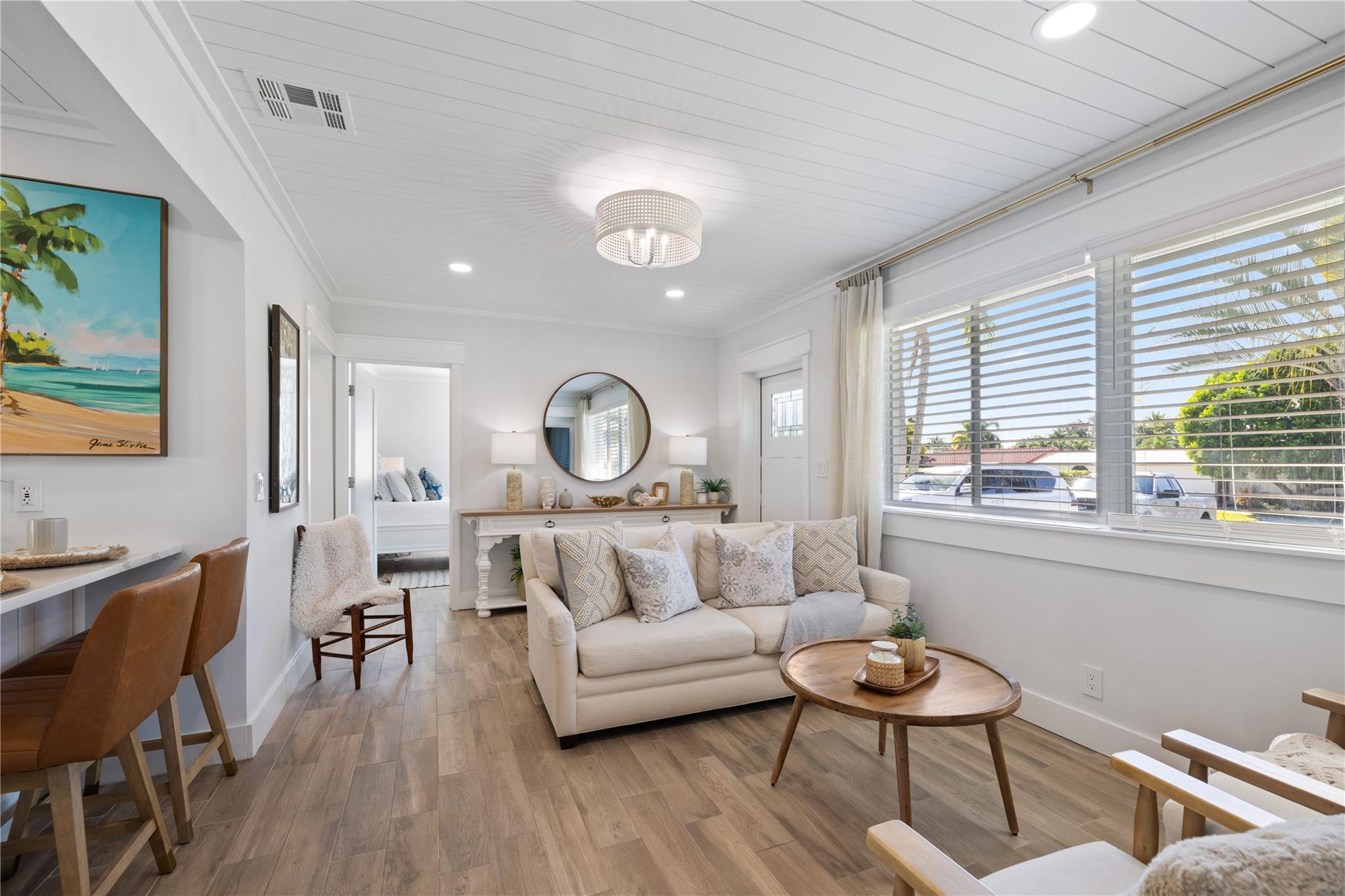 Light and bright living room, perfect for​​‌​​​​‌​​‌‌​​​‌​​‌‌​‌​‌​‌​​​‌​‌​​‌‌‌​​‌ entertaining!