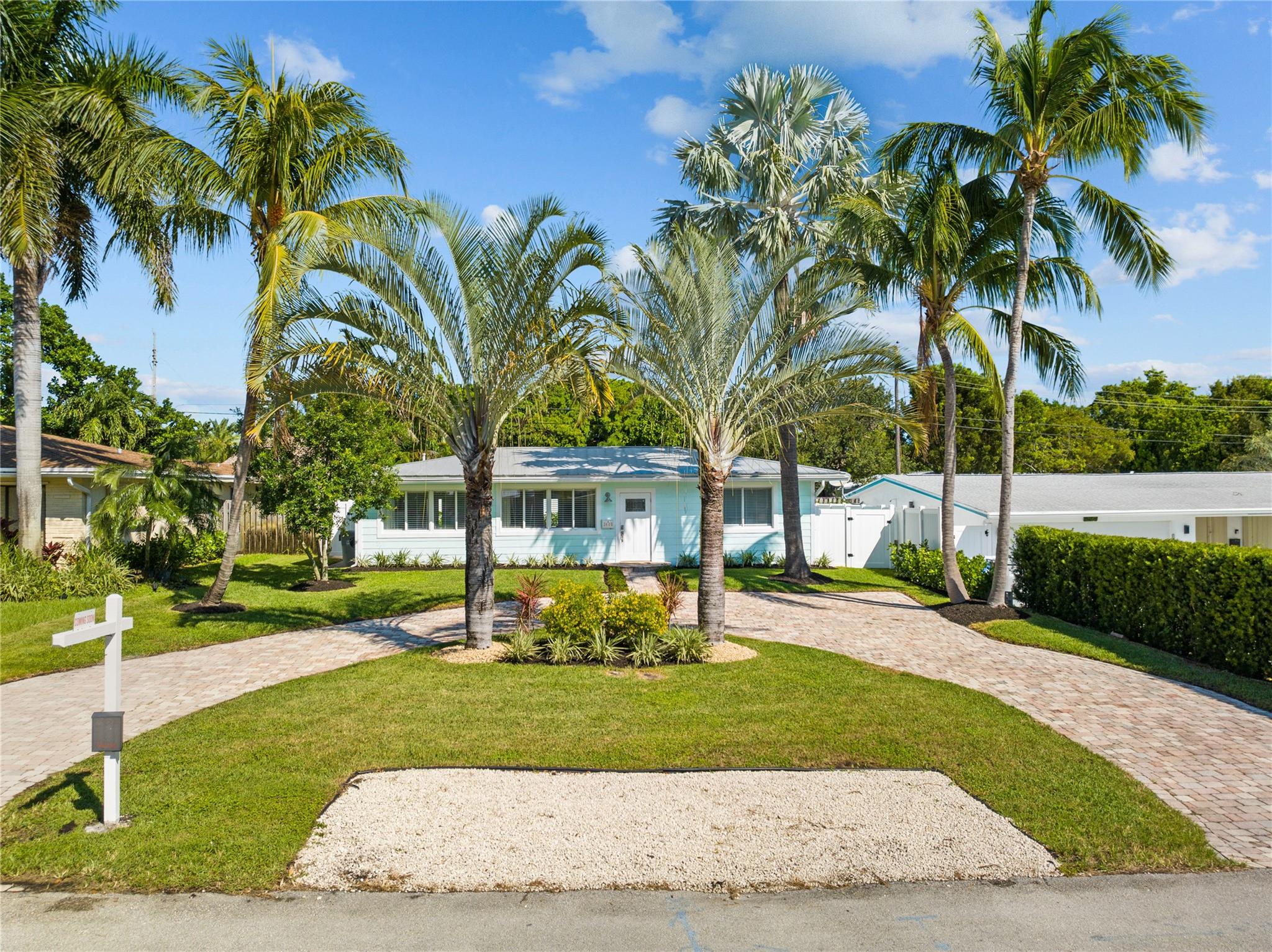 Circular drive large enough for a boat or RV!