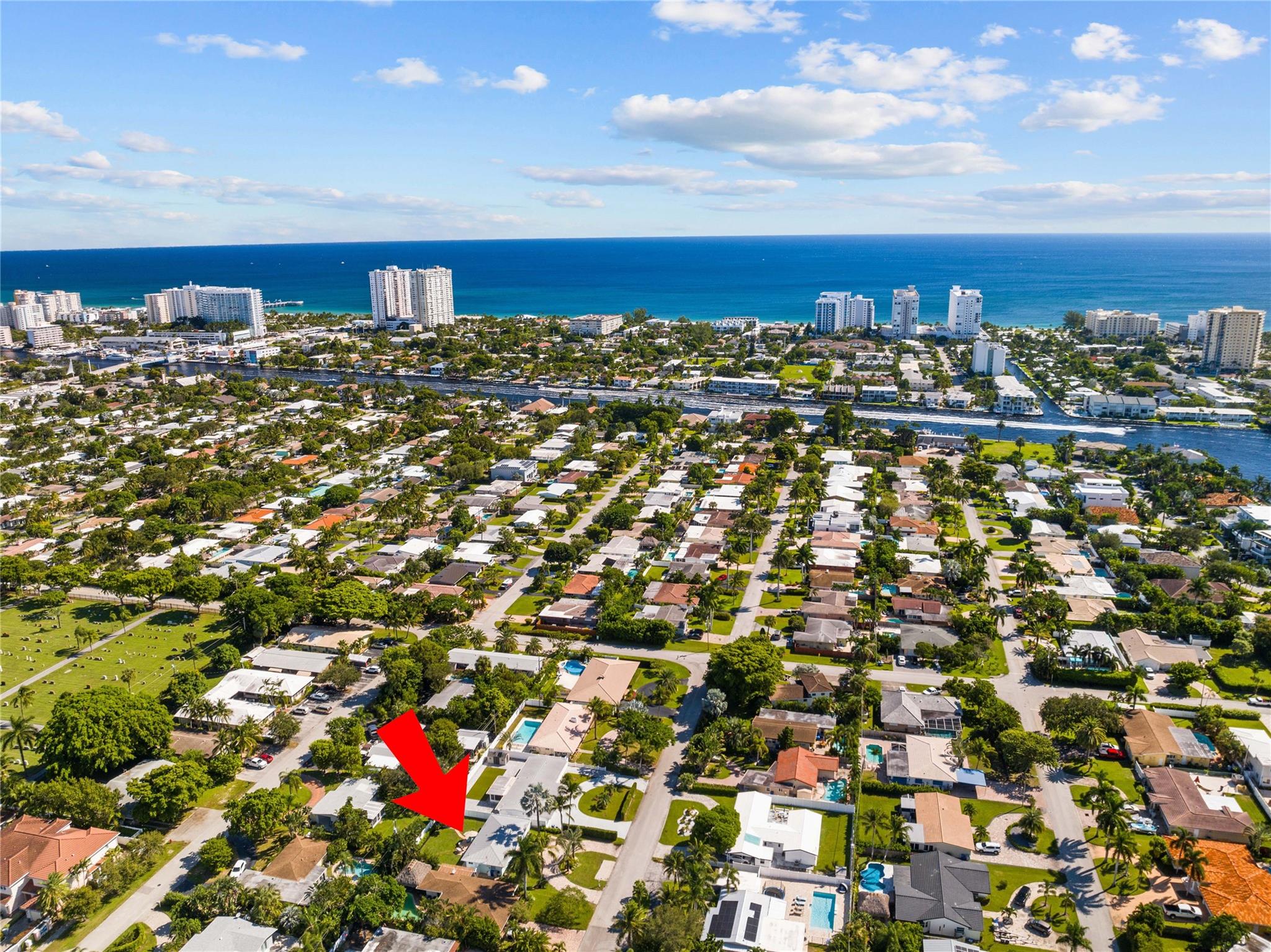 Less than one mile to the beach and 'Fishing Village'!