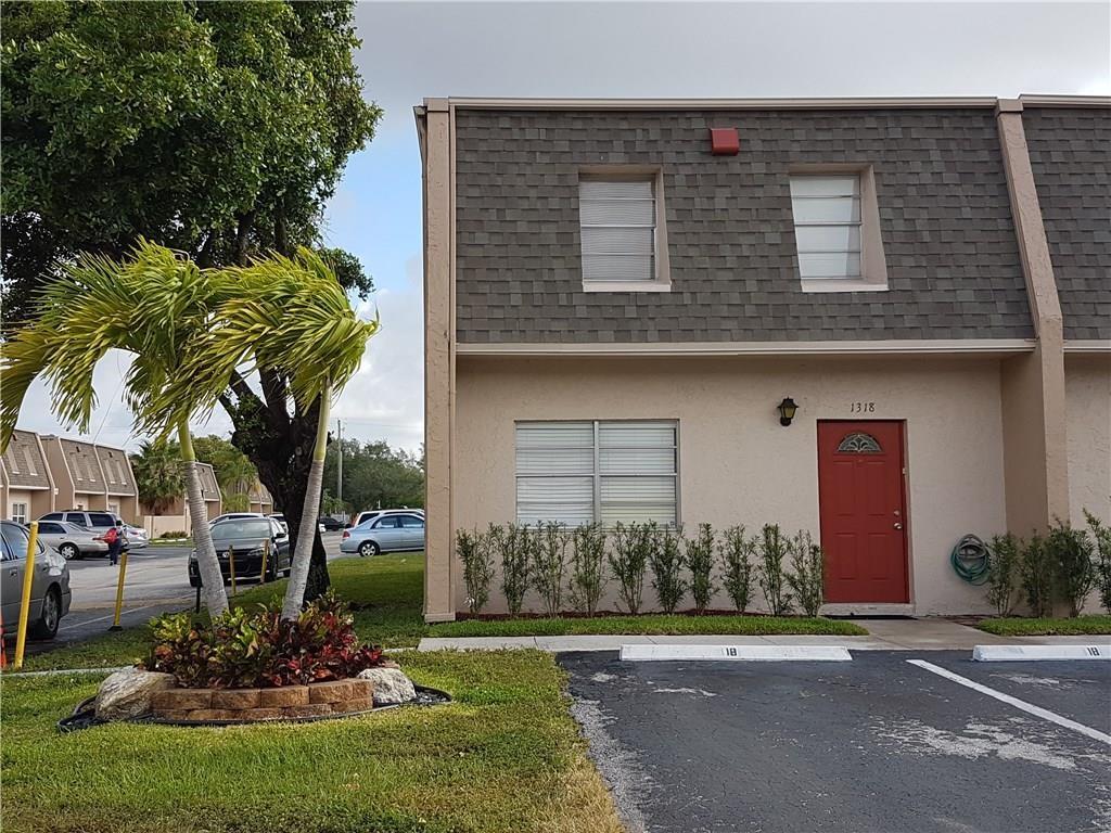 1318 Partridge Close Pompano Beach FL 33064 | F10406439