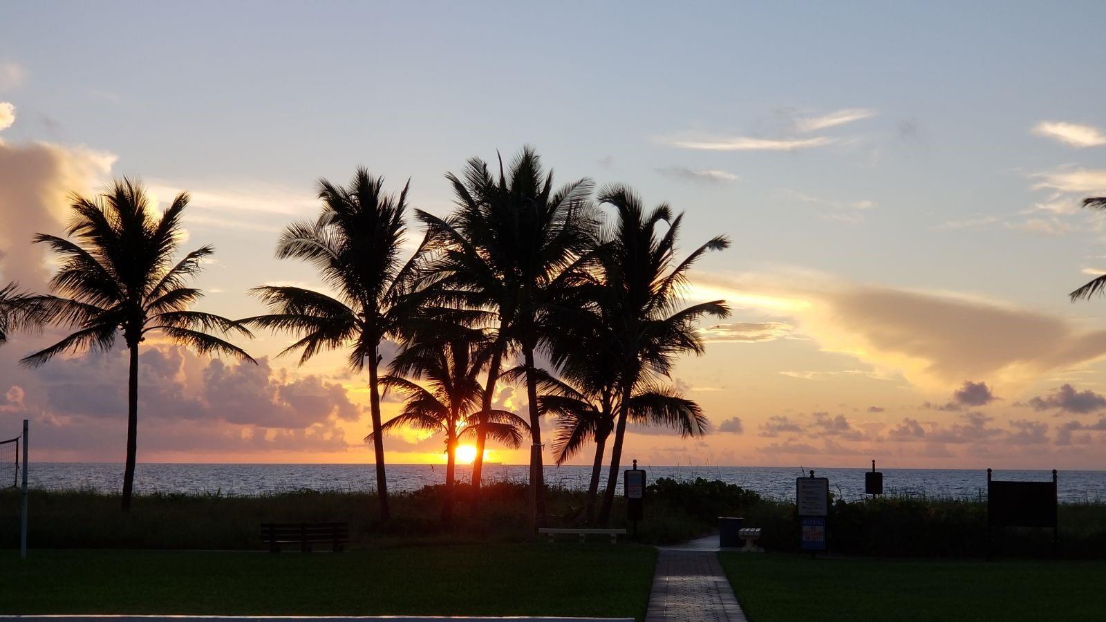 Sunrise at Sea Ranch Lakes Beach