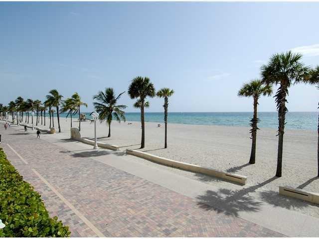 Hollywood Beach 1-27 B