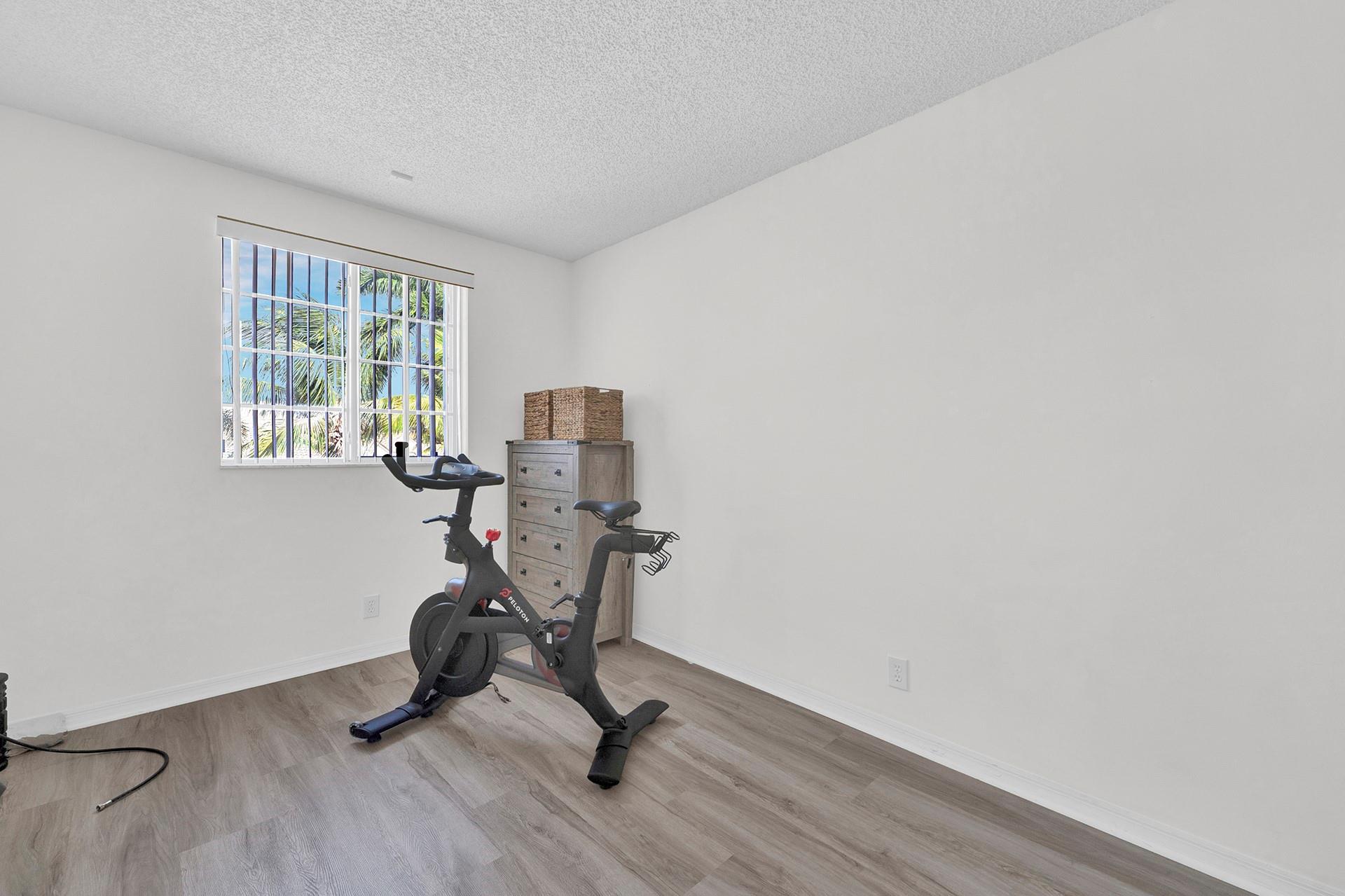 Extra room off the master bedroom - office / gym / nursery