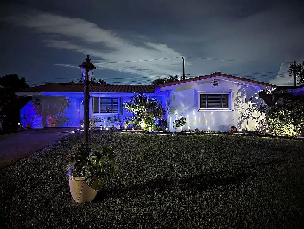 8451 Nw 11 ct Pembroke Pines FL 33024 | F10408340