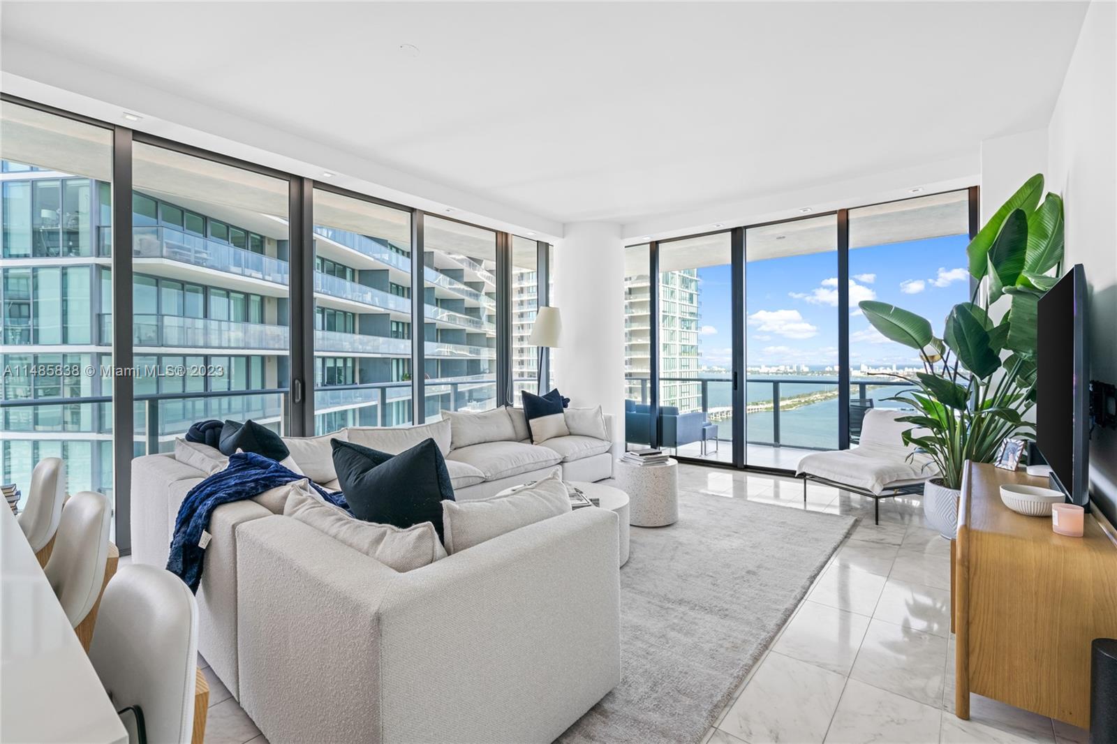 Condo for Sale in Miami, FL