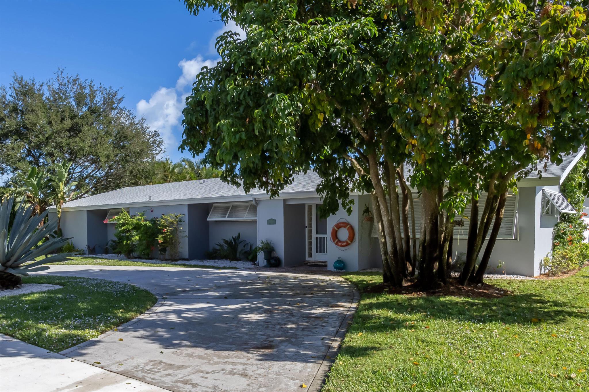 3 Leeward Circle Tequesta FL 33469 | R10936326