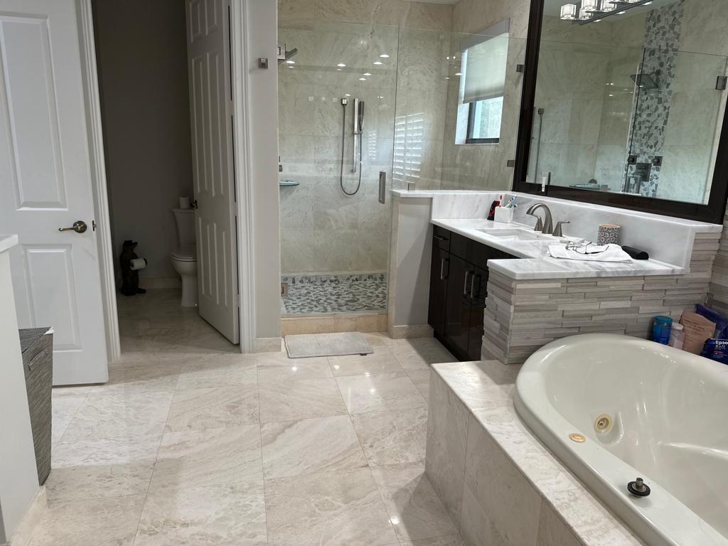 Master Bathroom - Jacuzzi