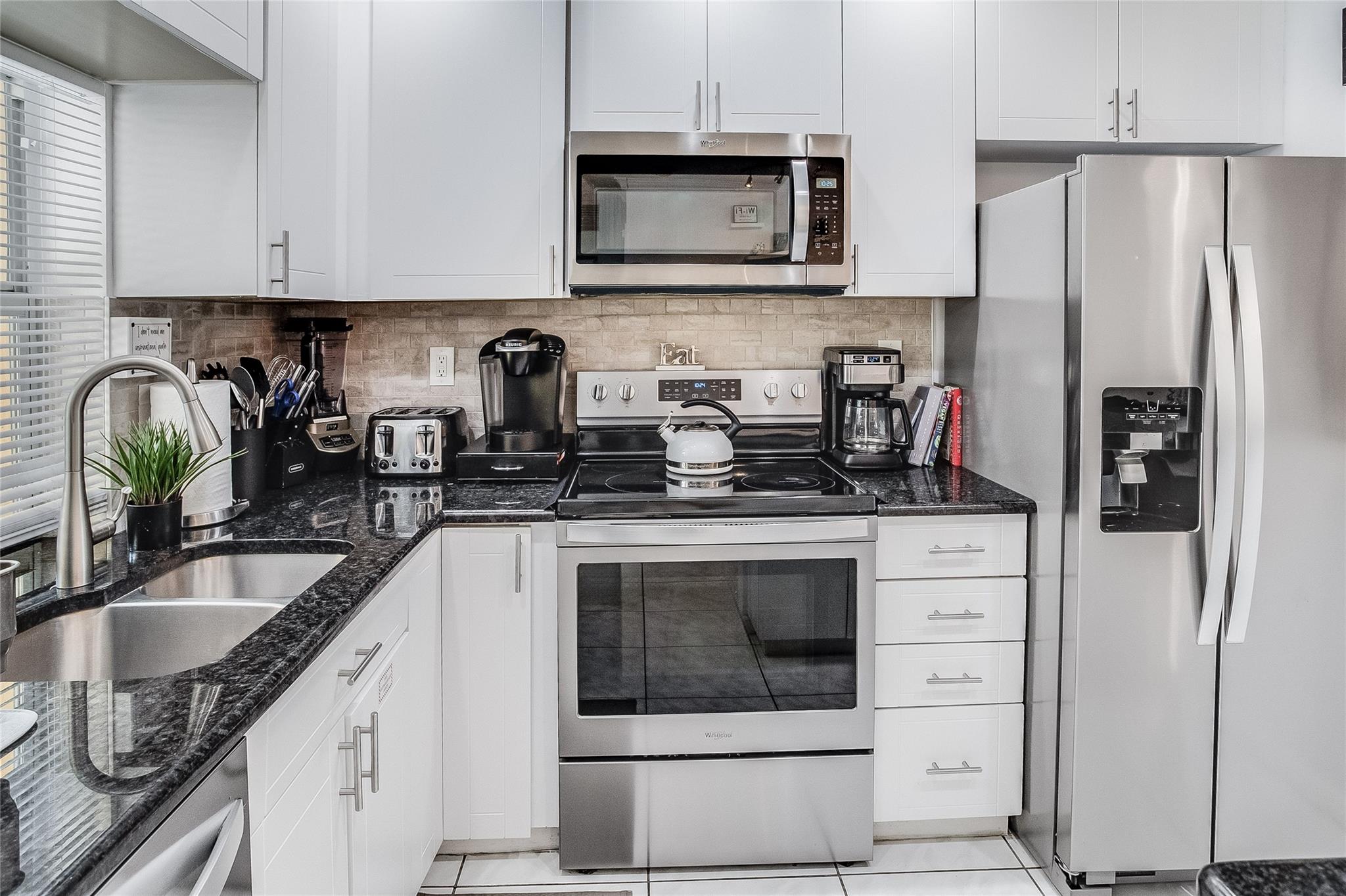 Spacious kitchen with lots of storage