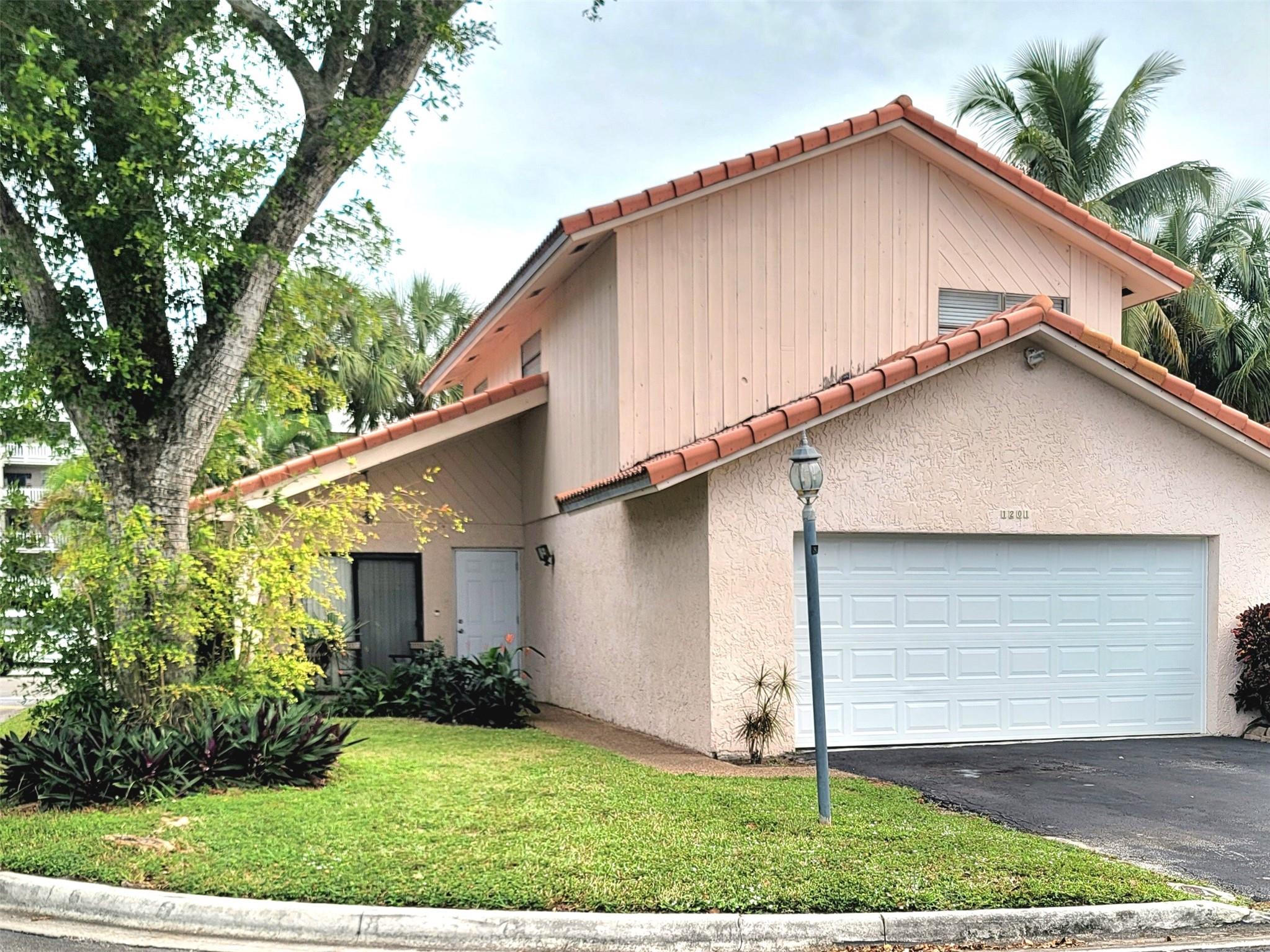 1201 Spring Circle Drive Coral Springs FL 33071 | F10411705