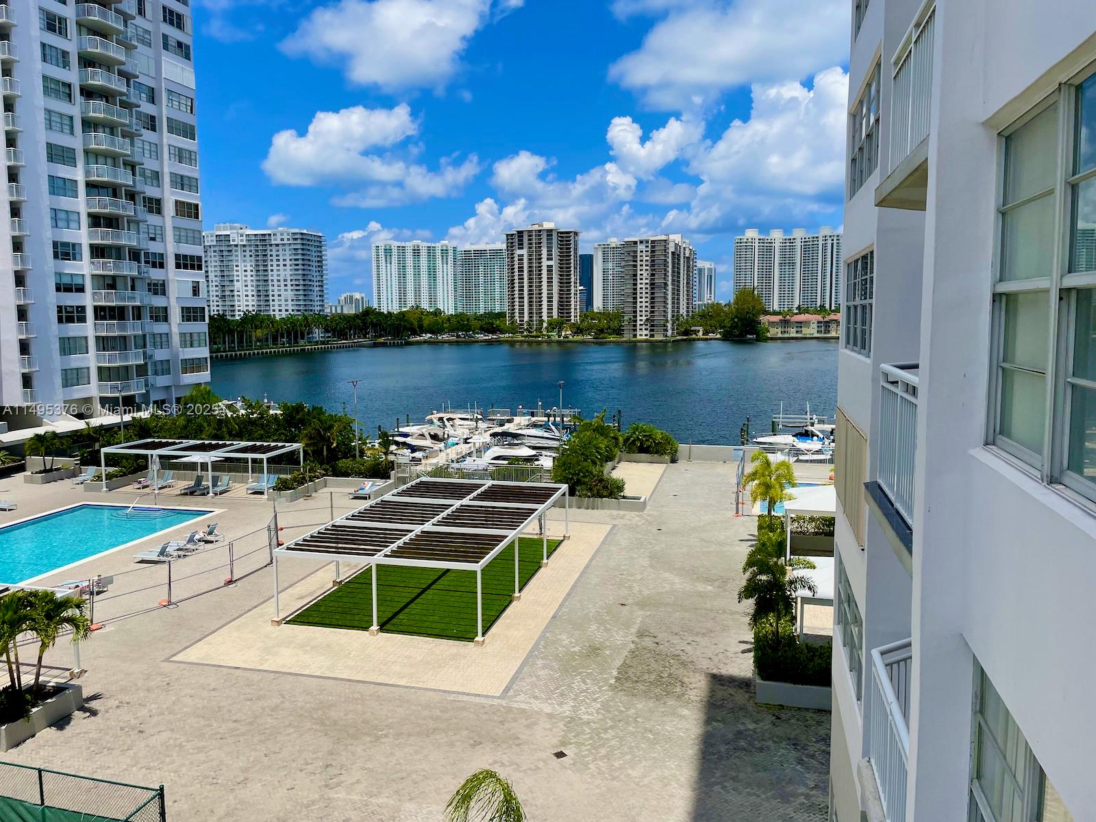 Del Prado Marina