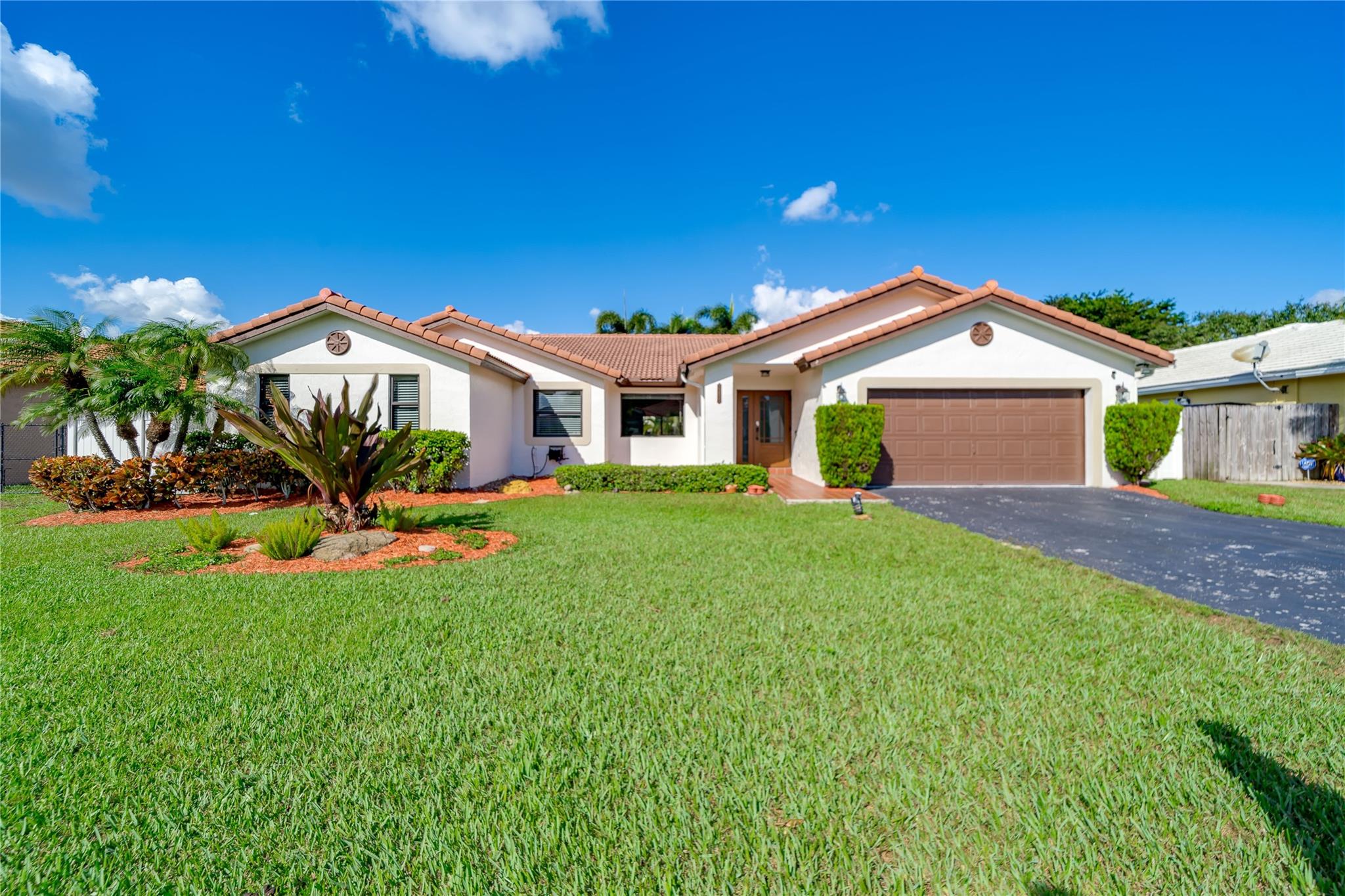 15823 Stonetower St Davie FL 33331 | F10412450