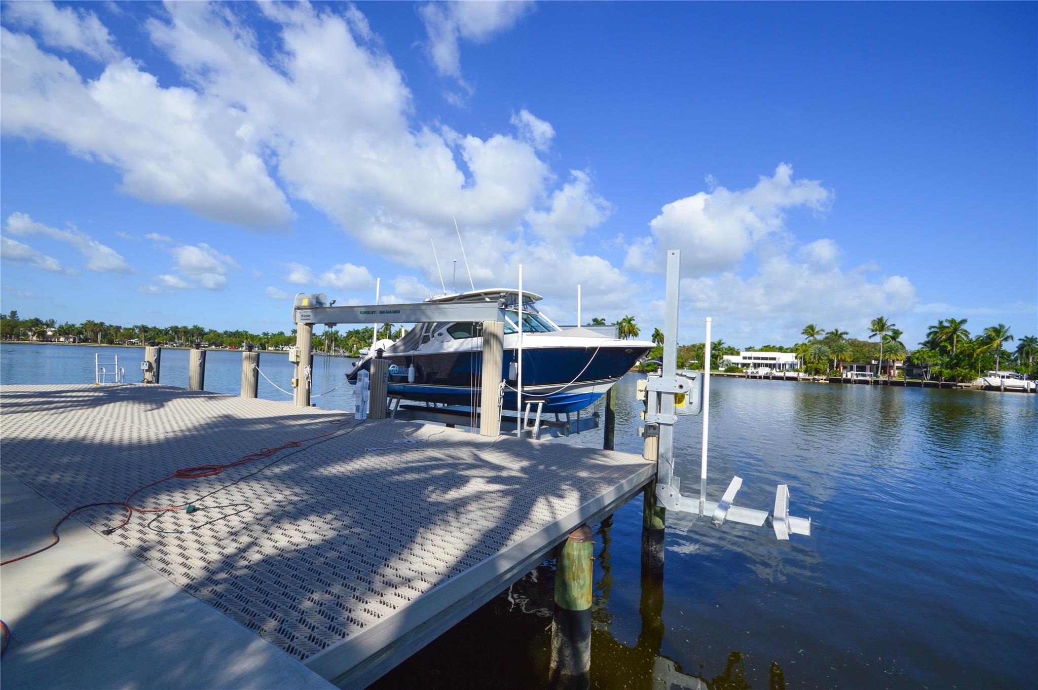 IMM quality superlift series 33,000lbs.  Maintenance free bearings and pulleys