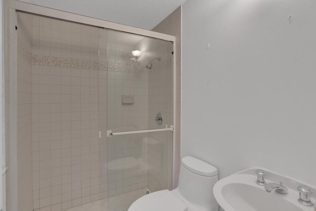 GUEST QAURTER BATHROOM