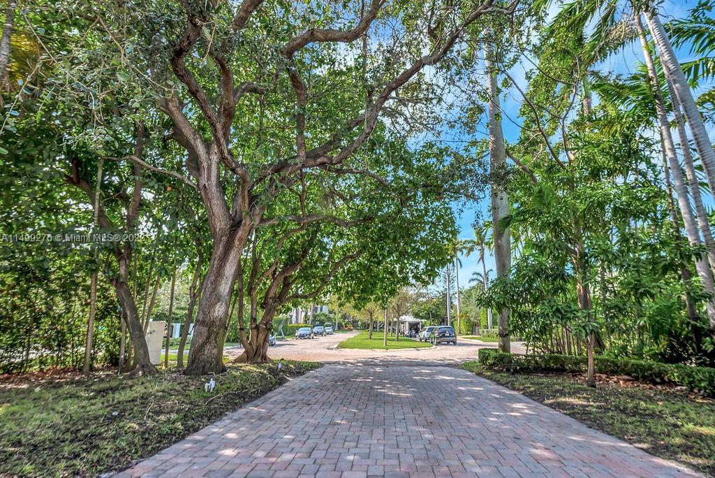 61 Camden Ct, Bal Harbour FL 33154