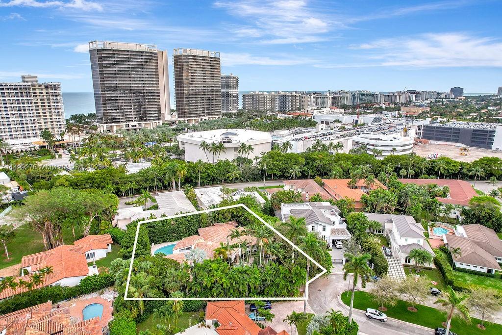 61 Camden Ct, Bal Harbour FL 33154