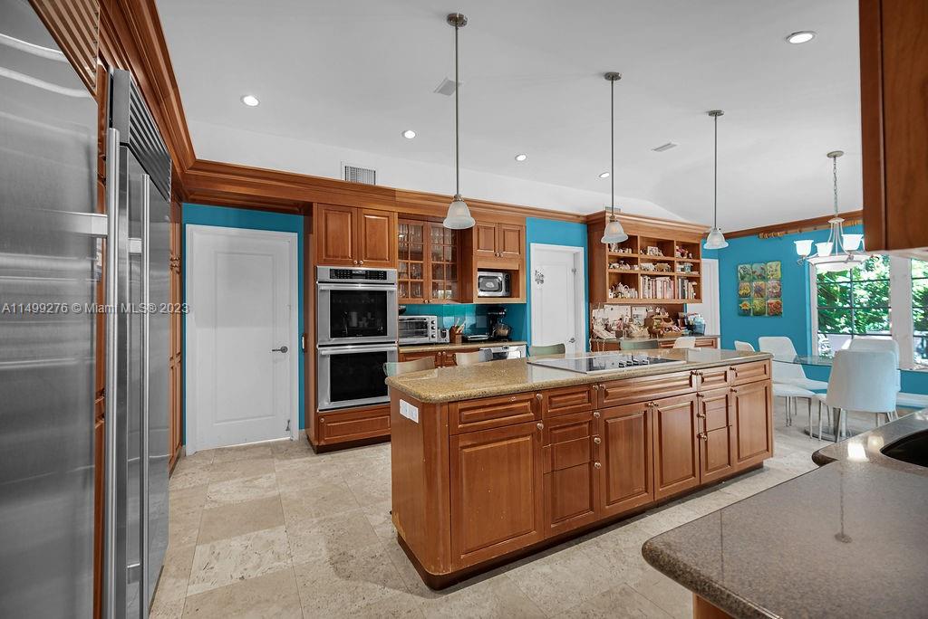 61 Camden Ct, Bal Harbour FL 33154