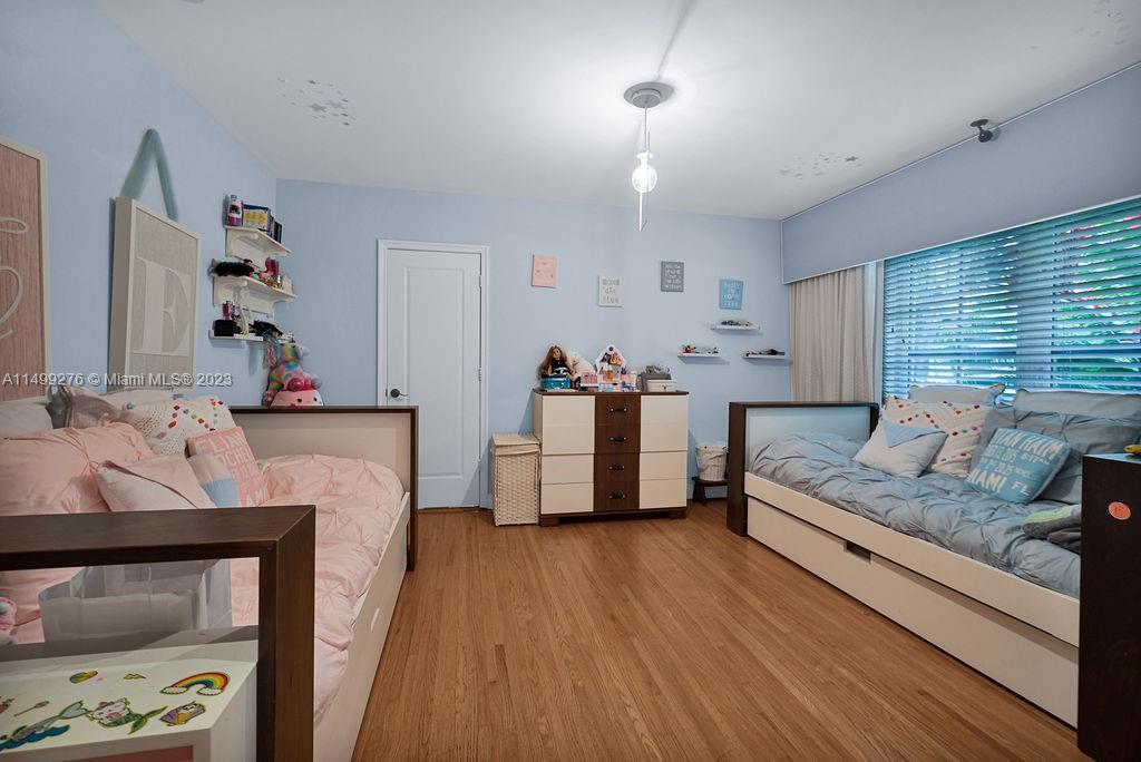 61 Camden Ct, Bal Harbour FL 33154