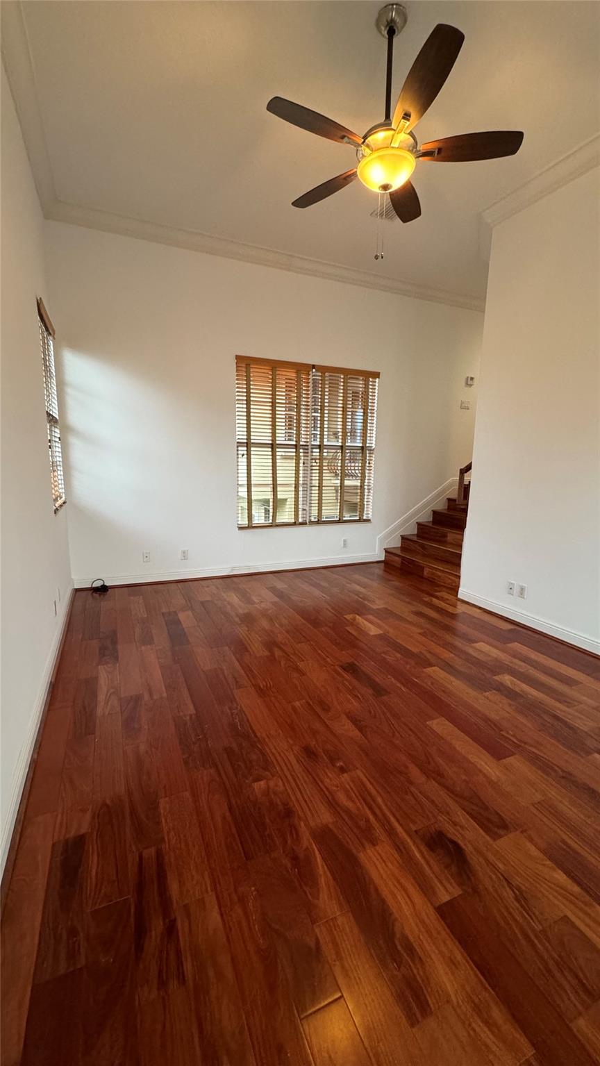 Large Full Ensuite Overlooking Private Pool