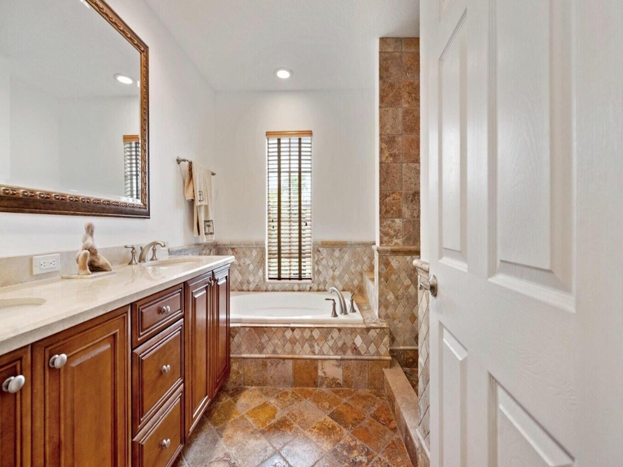 2nd Full Ensuite Bathroom With Separate Tub & Shower And Separate Water Closet