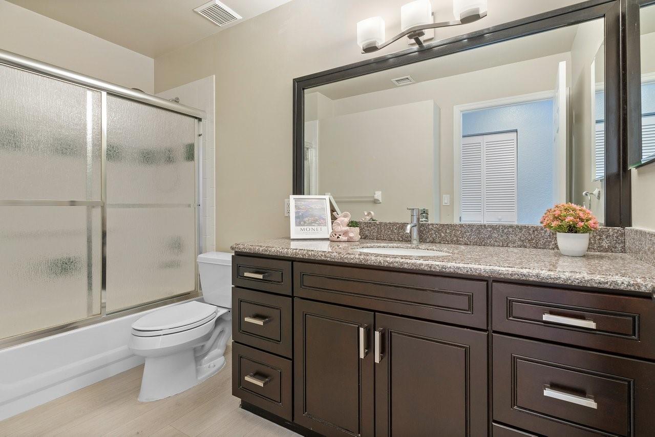 Fully stocked 2nd Bathroom with shower!