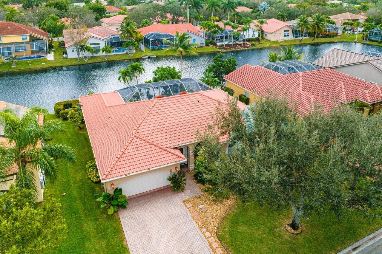 Yardley Estates is a highly sought after North Springs location!