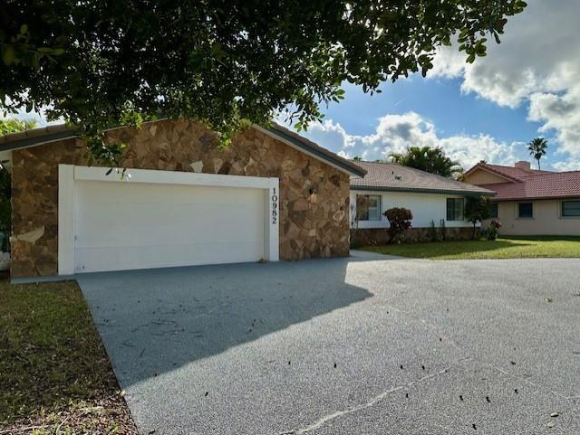 10982 Lakeview Dr Coral Springs FL 33071 | F10415585