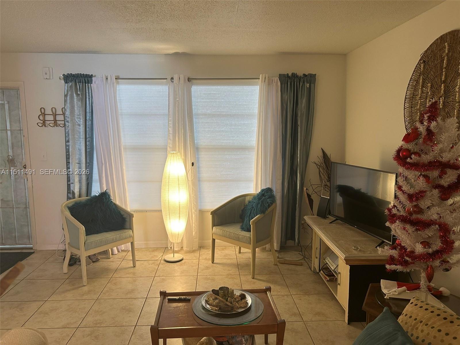 Homes for sale in Lauderdale Lakes, FL | 2901 Nw 47Th Ter, Lauderdale Lakes, FL 33313