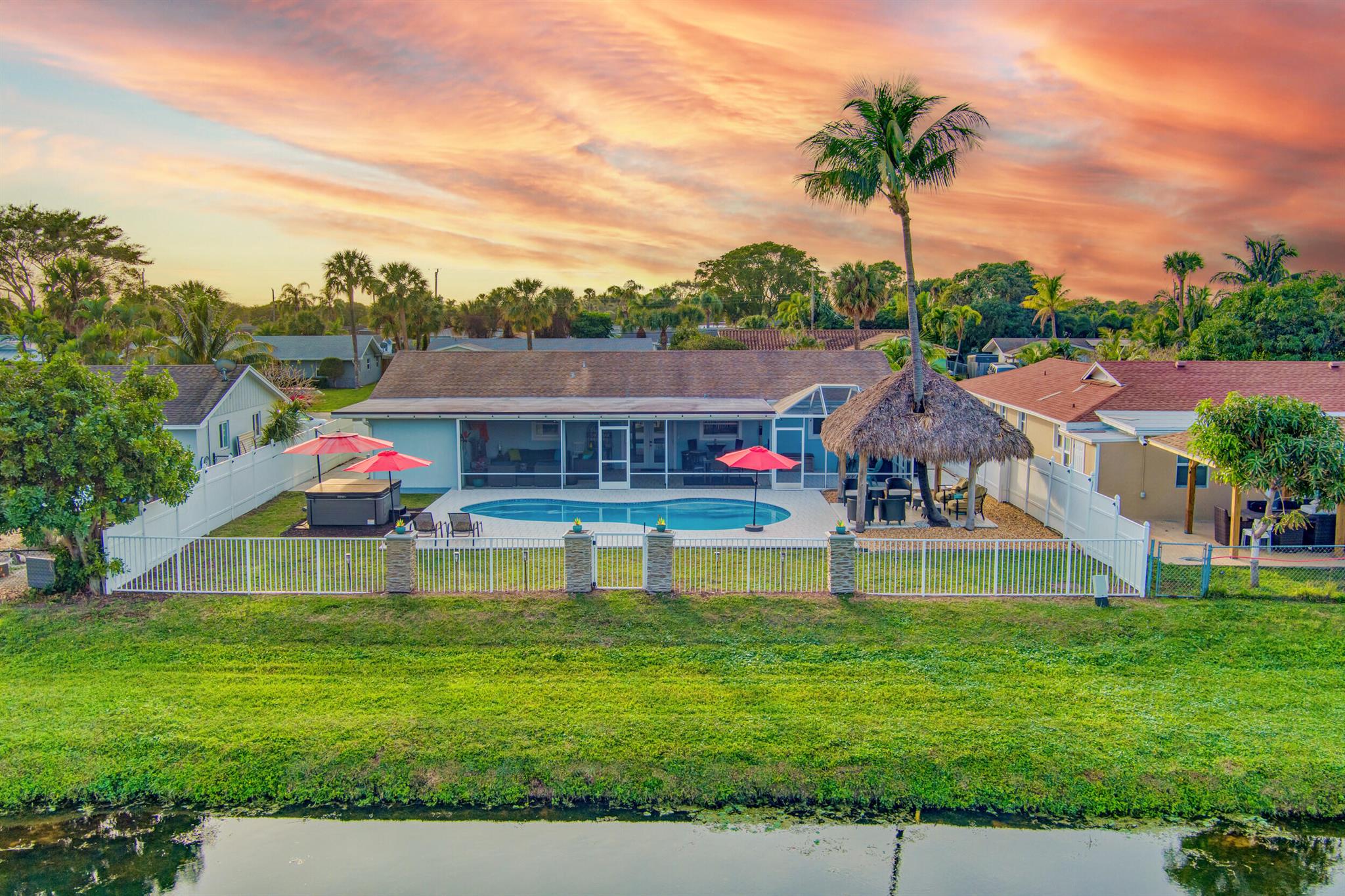 9910 Dogwood Avenue Palm Beach Gardens FL 33410 | R10950322