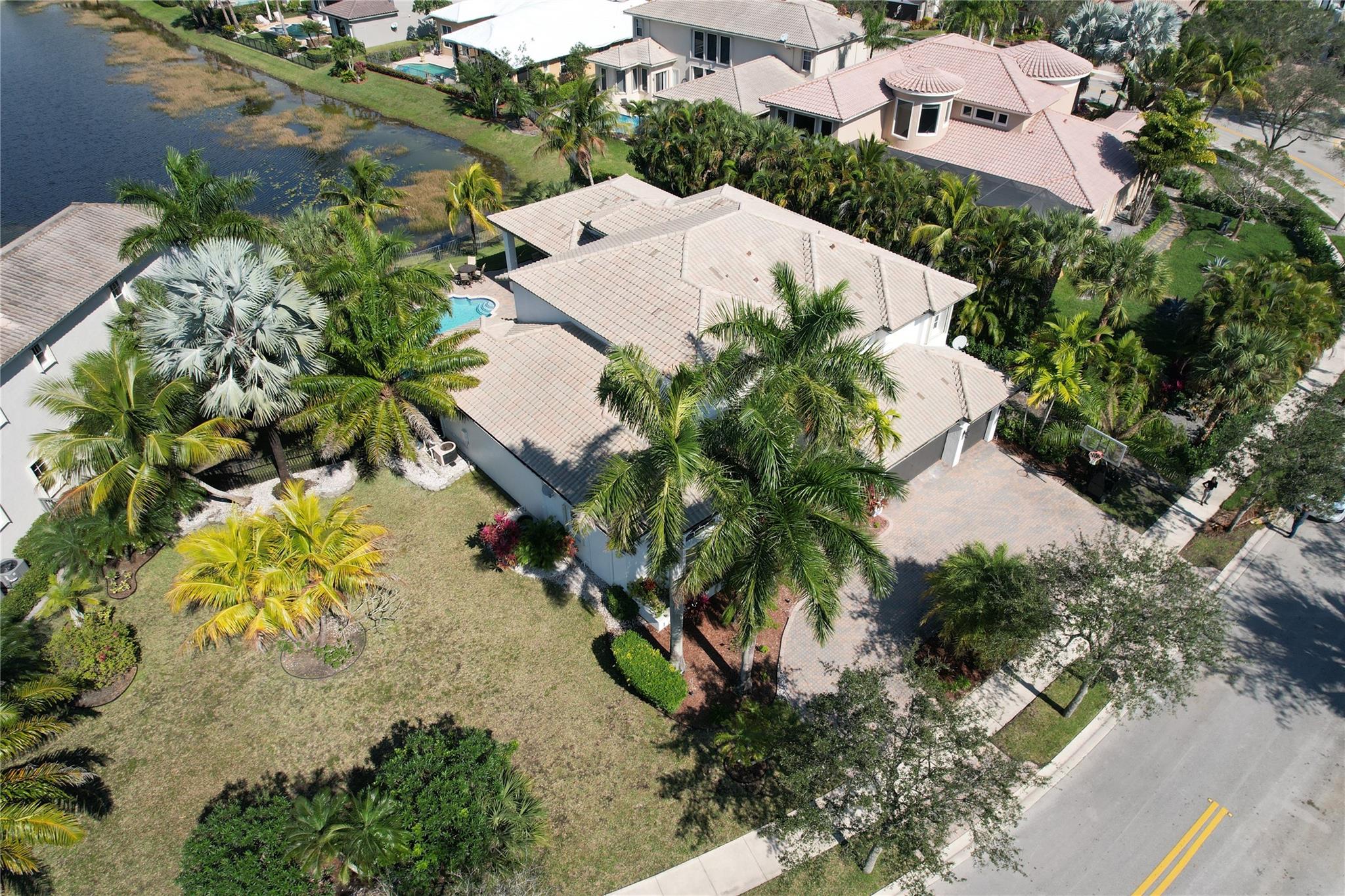 Huge Lot with Plenty of Side Yard to Fence in