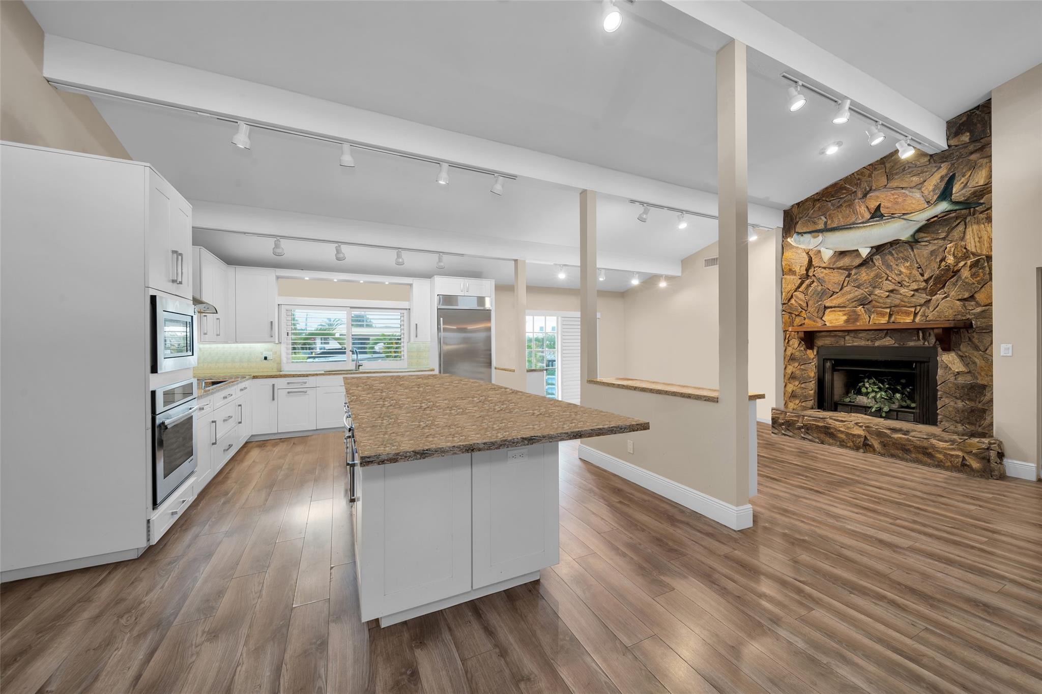 Dining Area / Fireplace