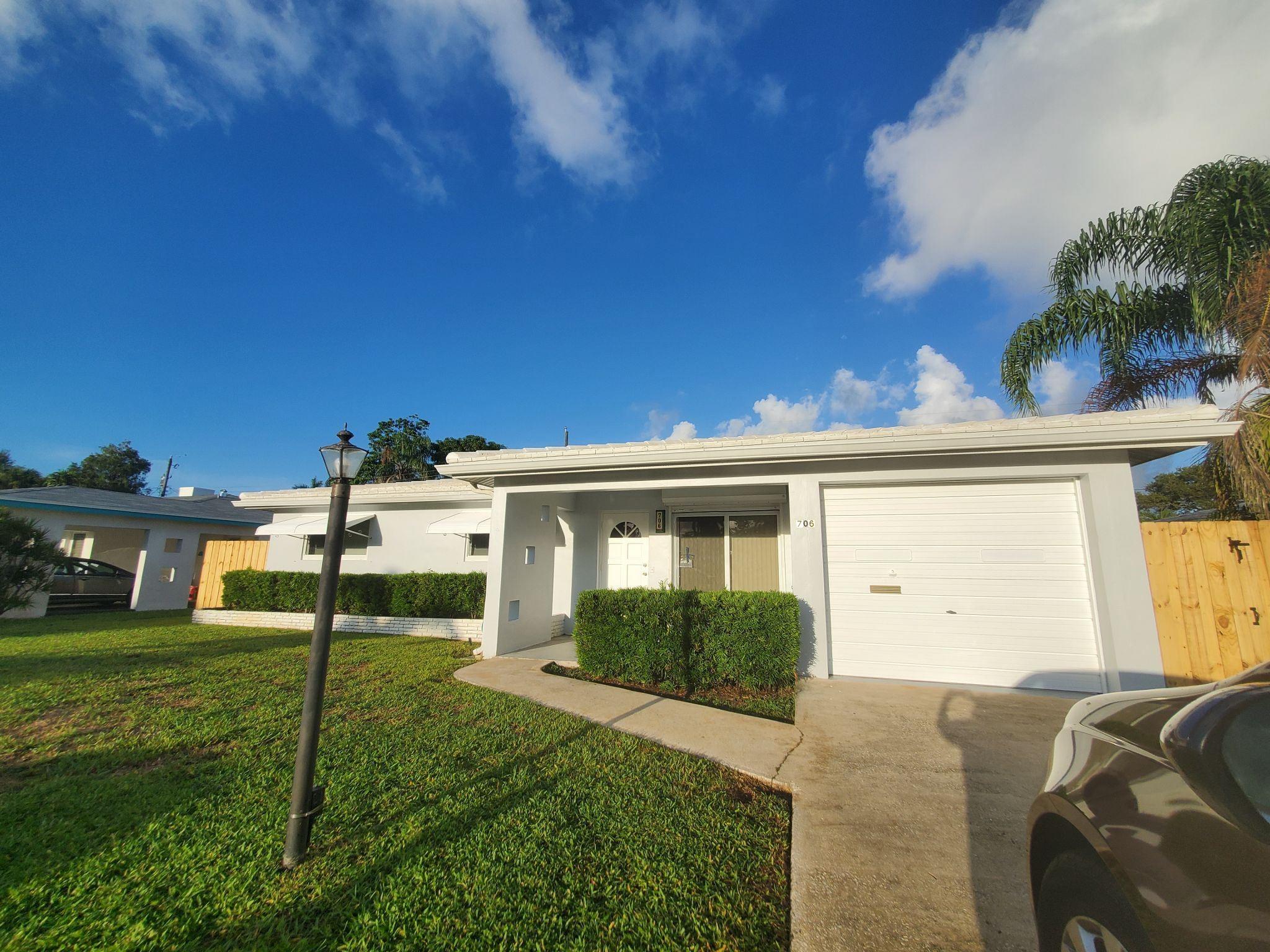 706 N 32nd Ct Hollywood FL 33021 | F10421004